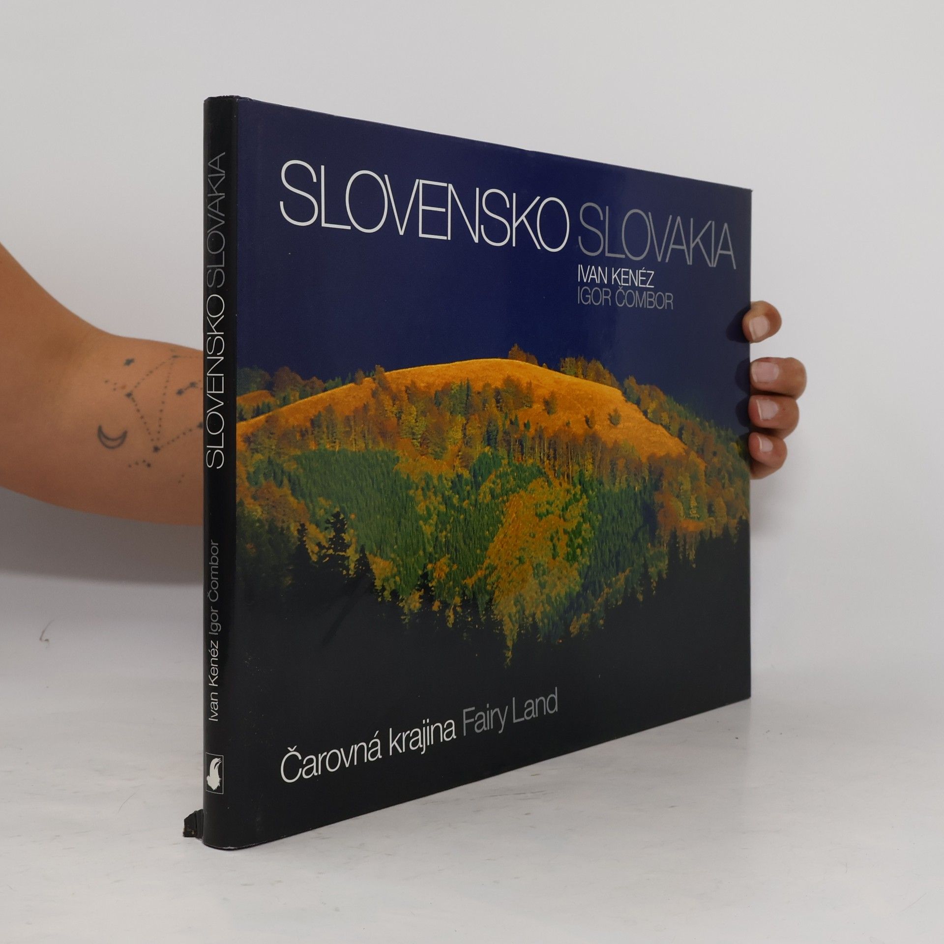 Igor Čombor Slovensko. Čarovná krajina = Slovakia. Fairy Land