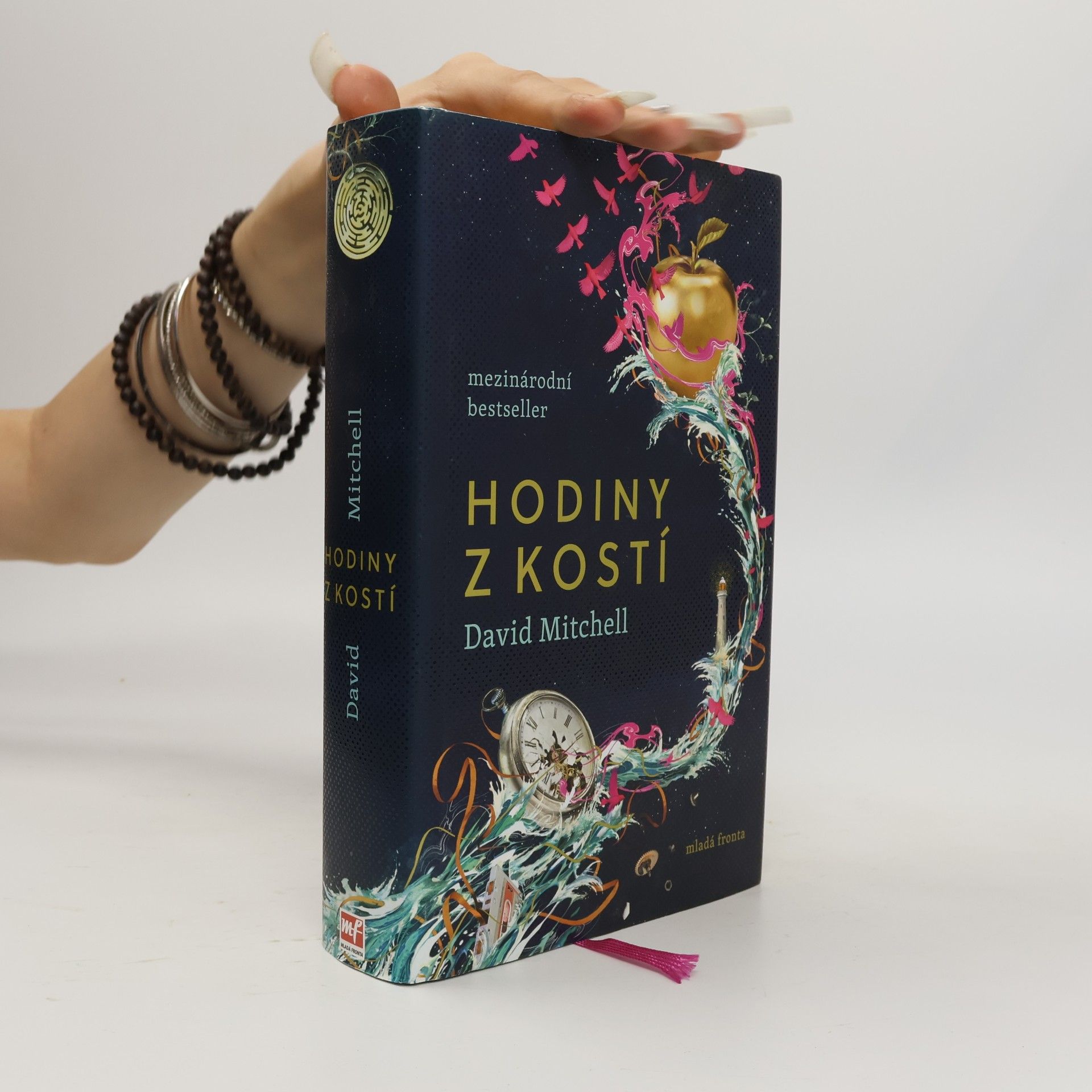 David Mitchell Hodiny z kostí