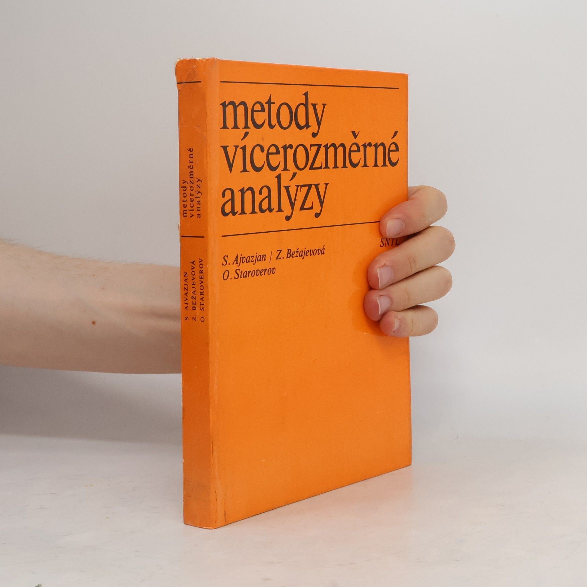Sergej A. Ajvazjan Metody vícerozměrné analýzy