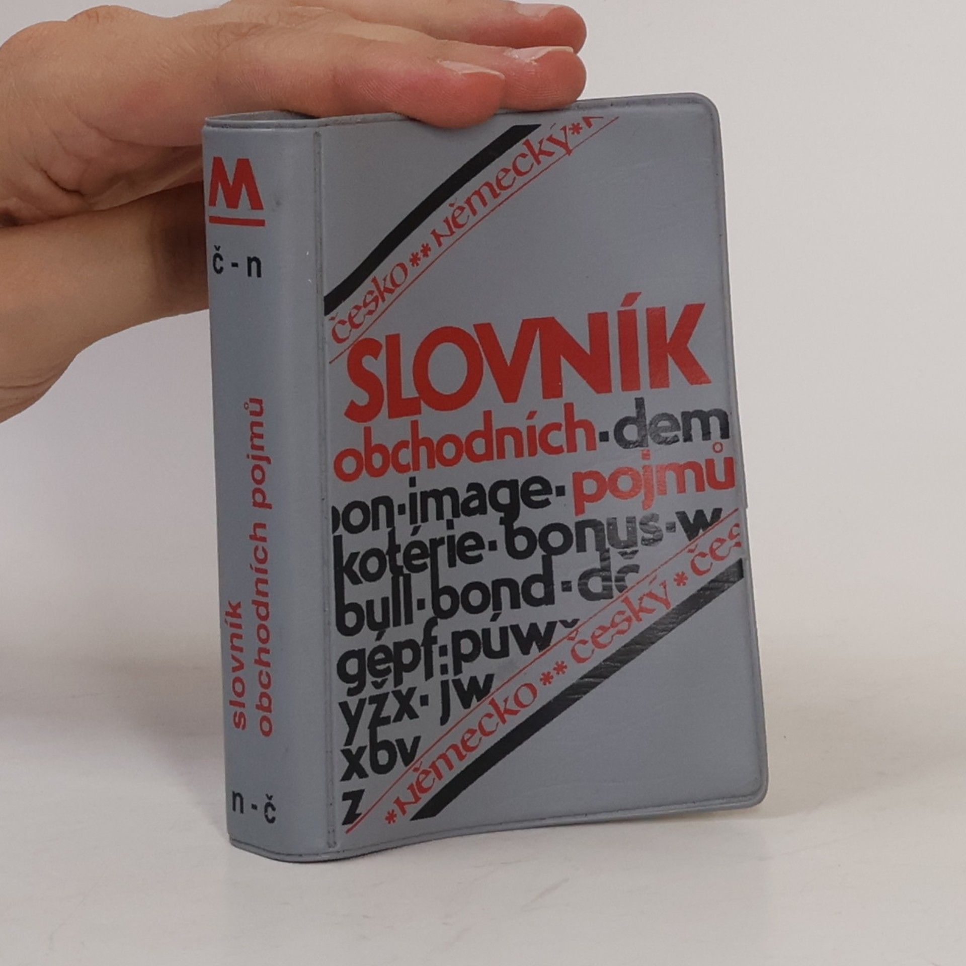 Lenka Klusáková Česko-německý, německo-český slovník obchodních pojmů