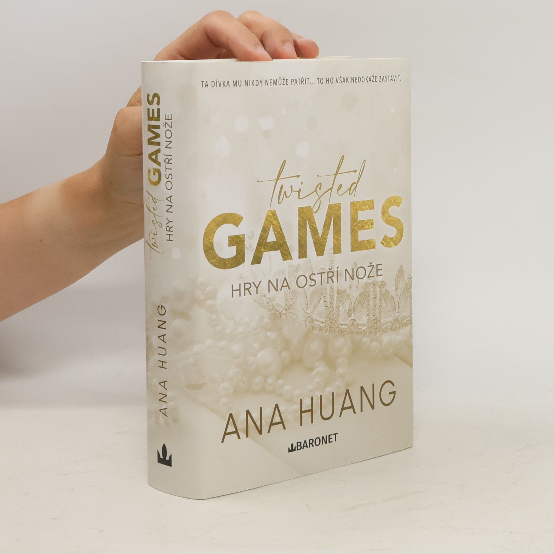 Ana Huang Twisted games. Hry na ostří nože