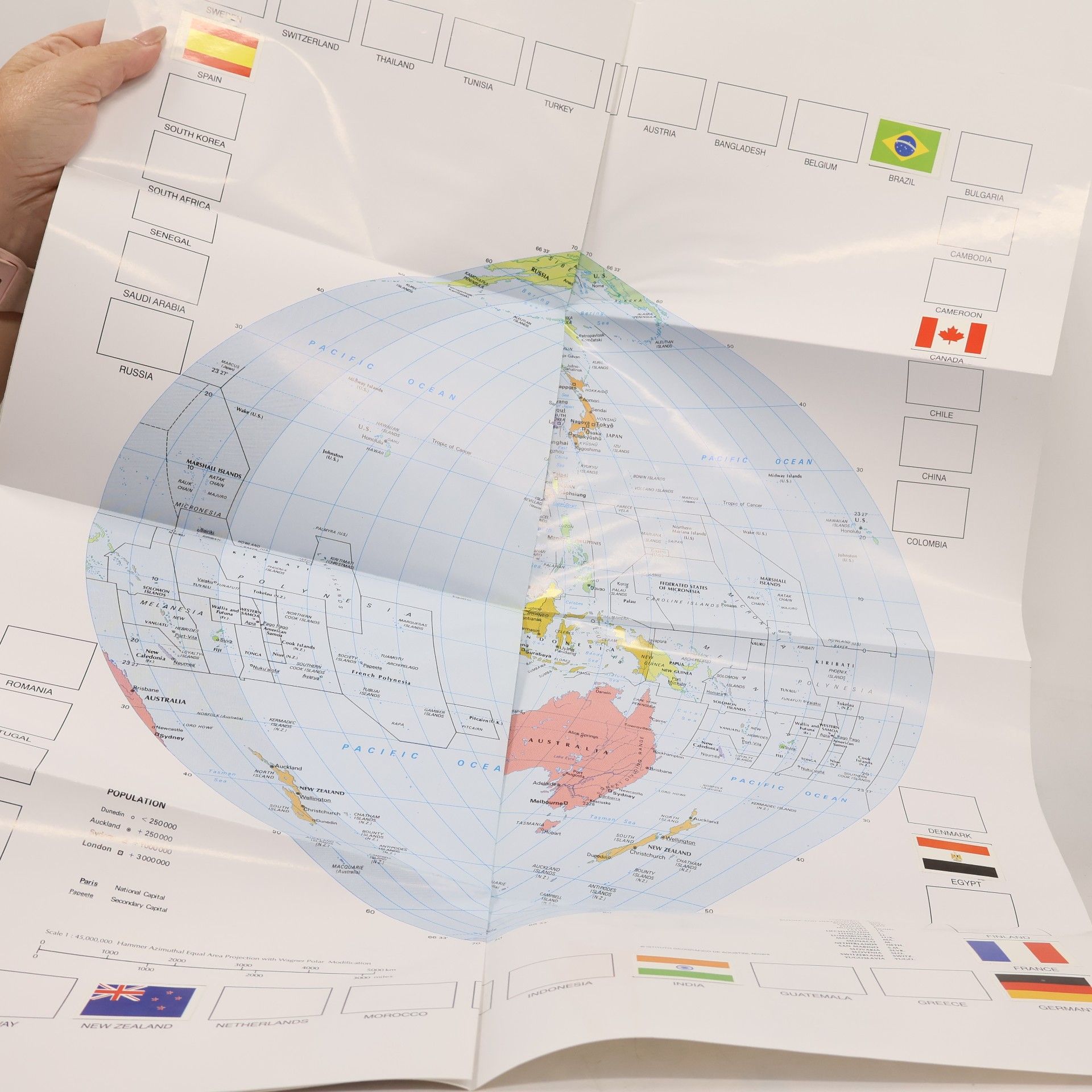 Jiří Hanuš Ilustrovaný atlas světa pro nové století