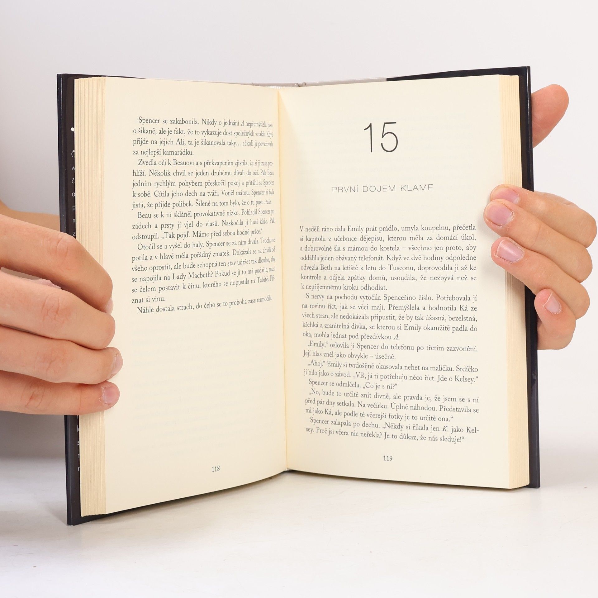 Sara Shepard Roztomilé malé lhářky: Kruté