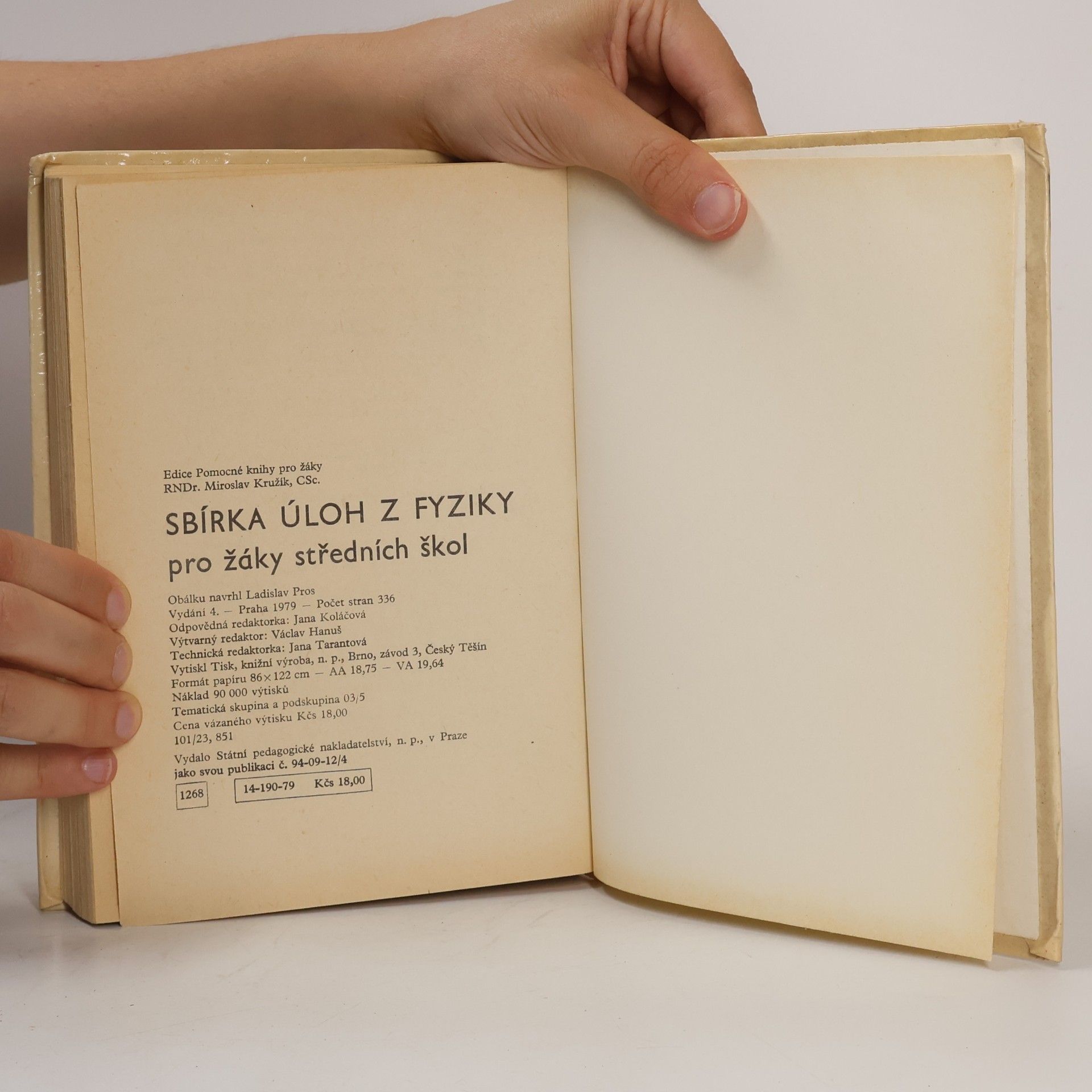 Miroslav Kružík Sbírka úloh z fyziky pro žáky středních škol