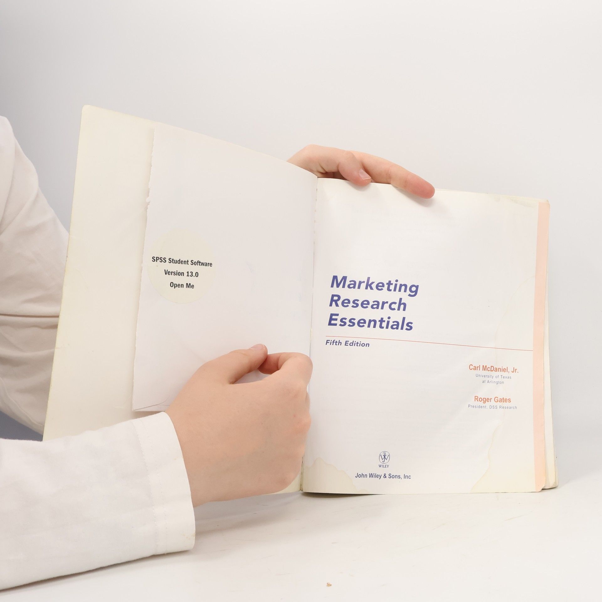 Carl D. McDaniel Marketing Research Essentials - Fifth Edition
