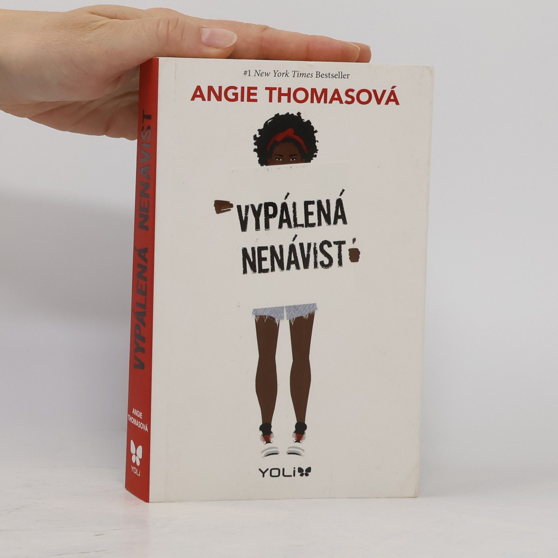 Angie Thomas Vypálená nenávist