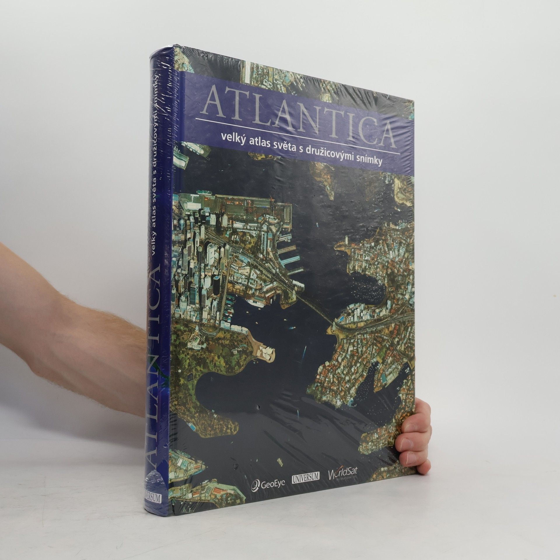 Irmgard Sigg Atlantica: Velký atlas světa s družicovými snímky