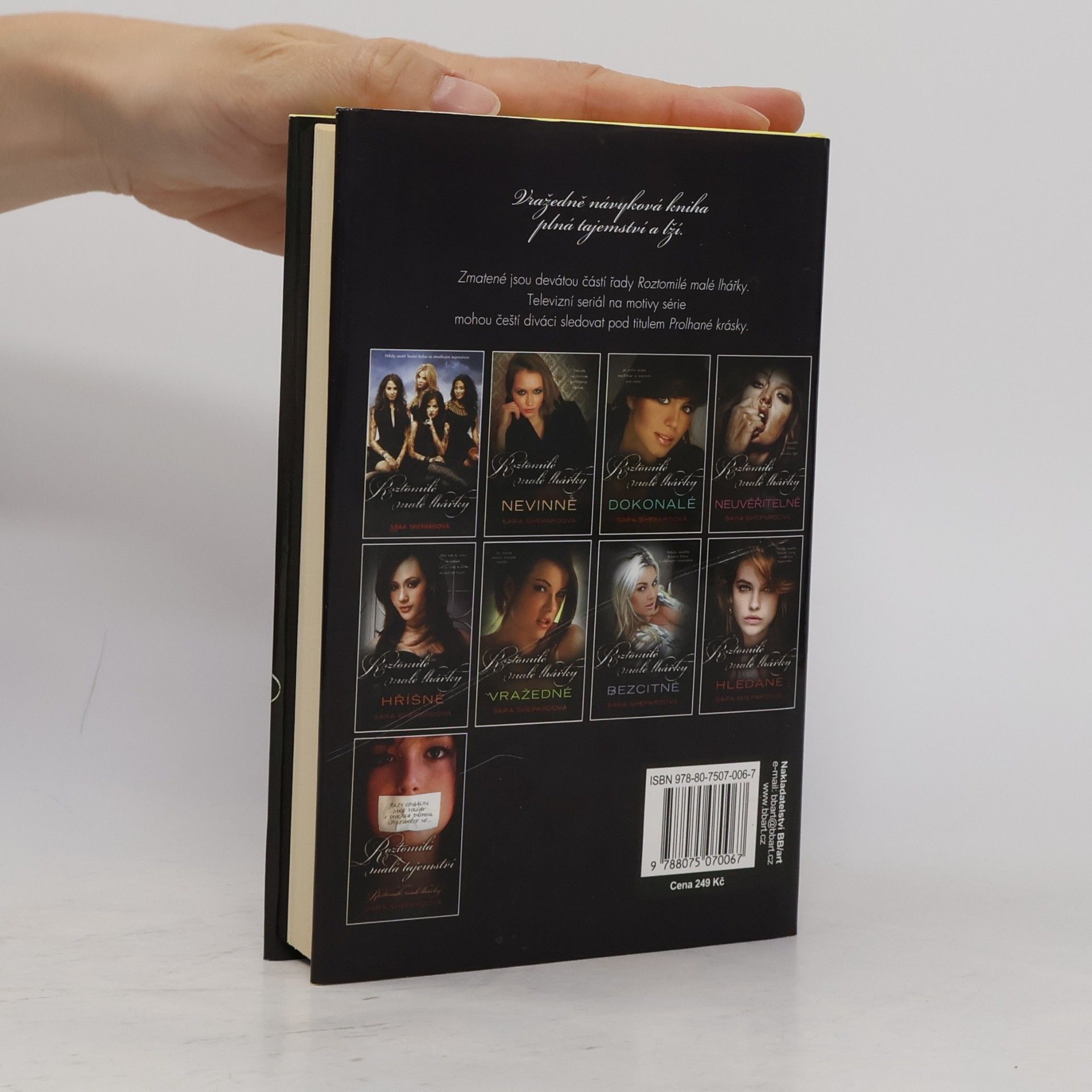 Sara Shepard Roztomilé malé lhářky: Zmatené
