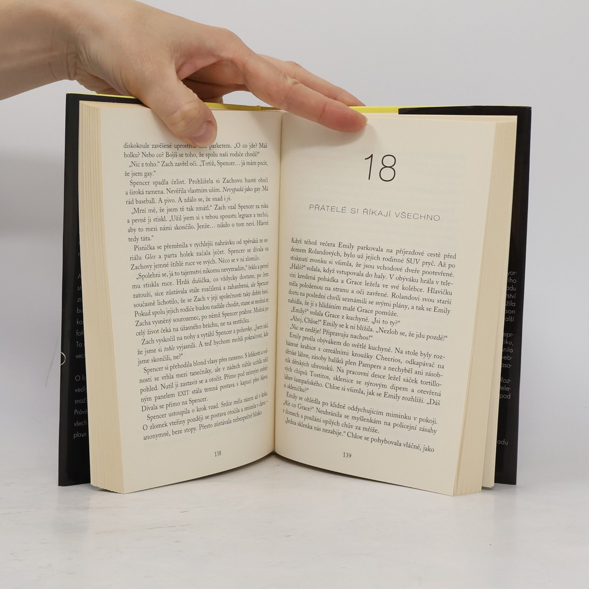 Sara Shepard Roztomilé malé lhářky: Zmatené