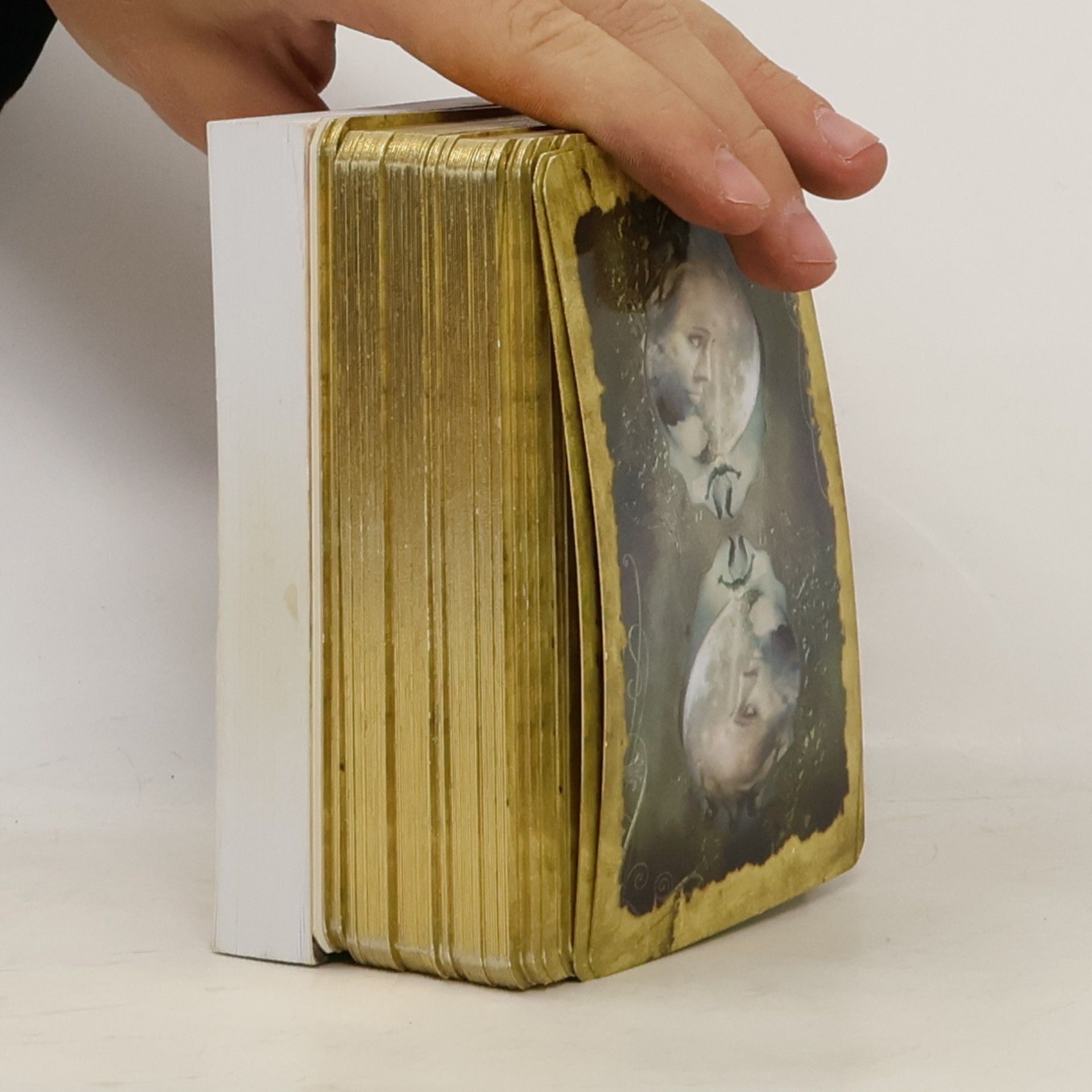 Barbara Moore Tarot magického měsíce