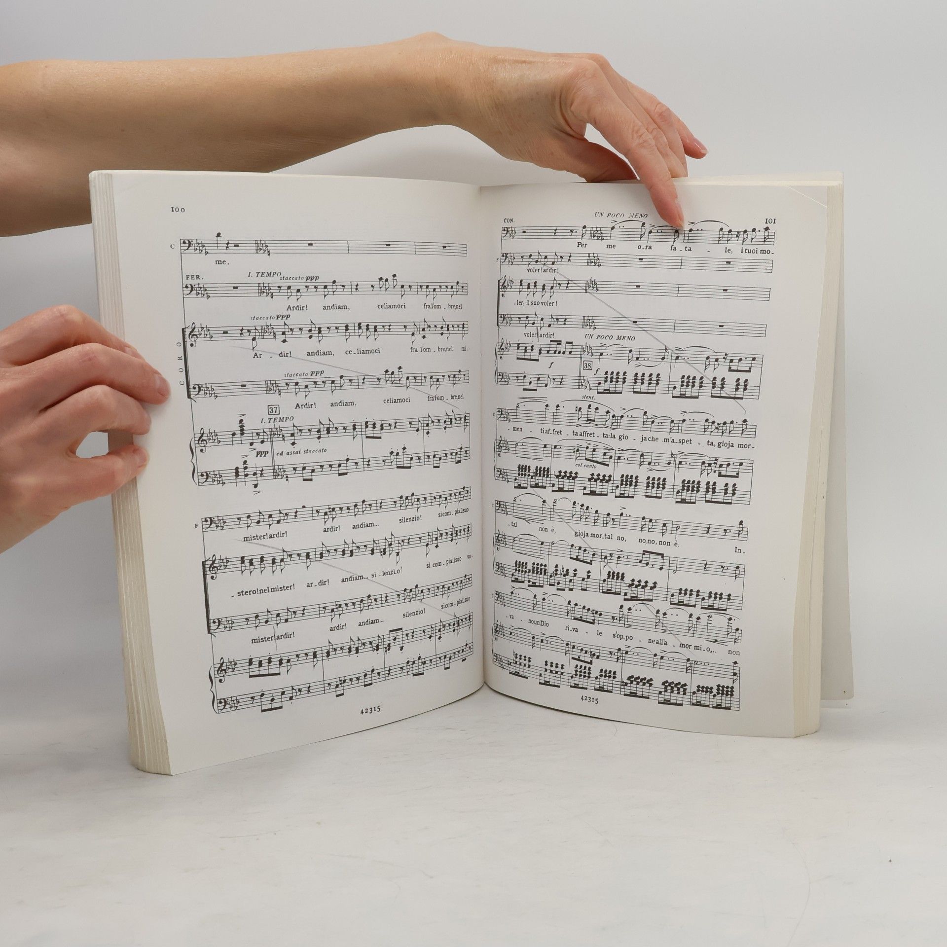 Giuseppe Verdi Opera Vocal Score Series: VERDI - Il Trovatore para Canto y Piano