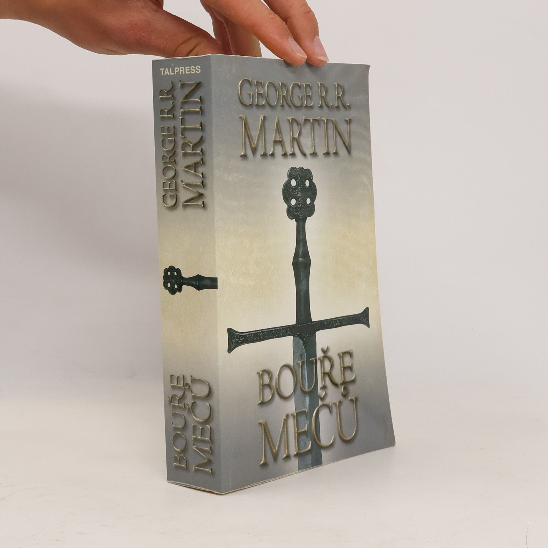 George R. R. Martin Bouře mečů. Část první