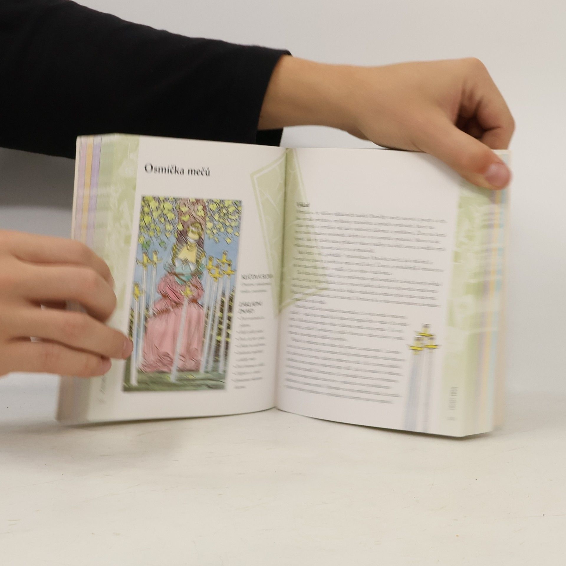 Sarah Bartlett Tarot od A do Z: Obdivuhodný svět vykládacích karet a jejich významů
