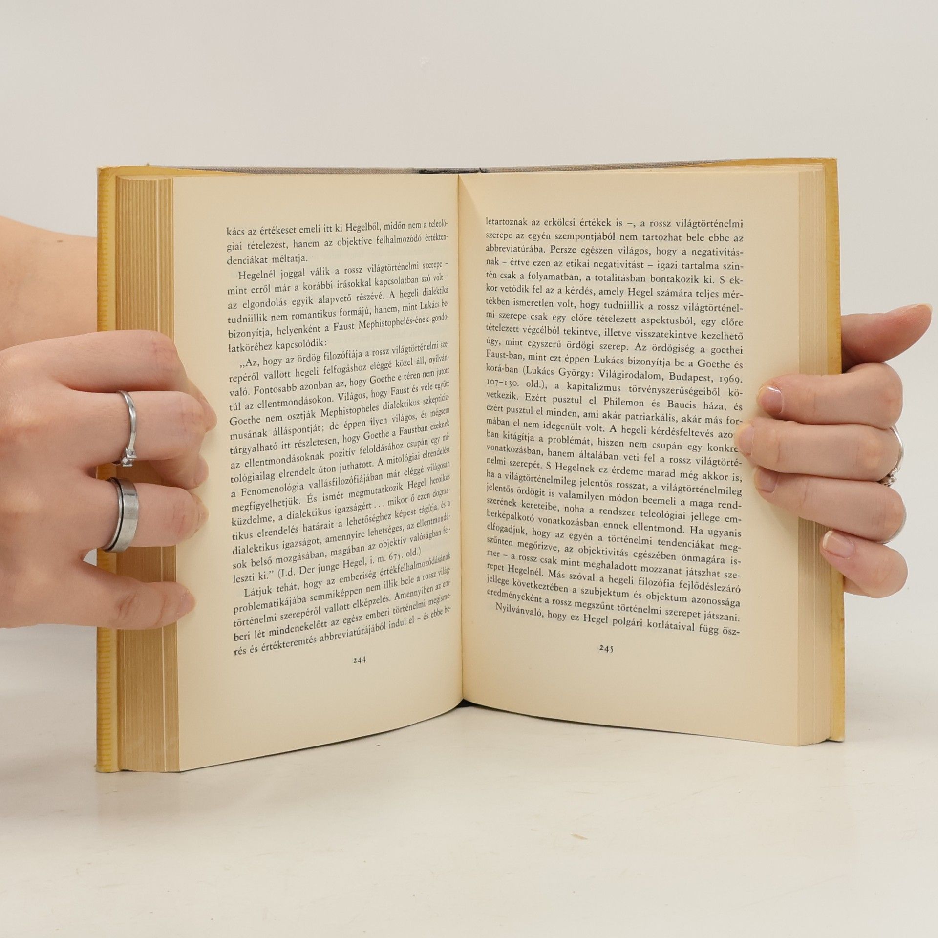 Hermann István. Lukács György gondolatvilága: Tanulmány a XX. század emberi lehetőségeiről.