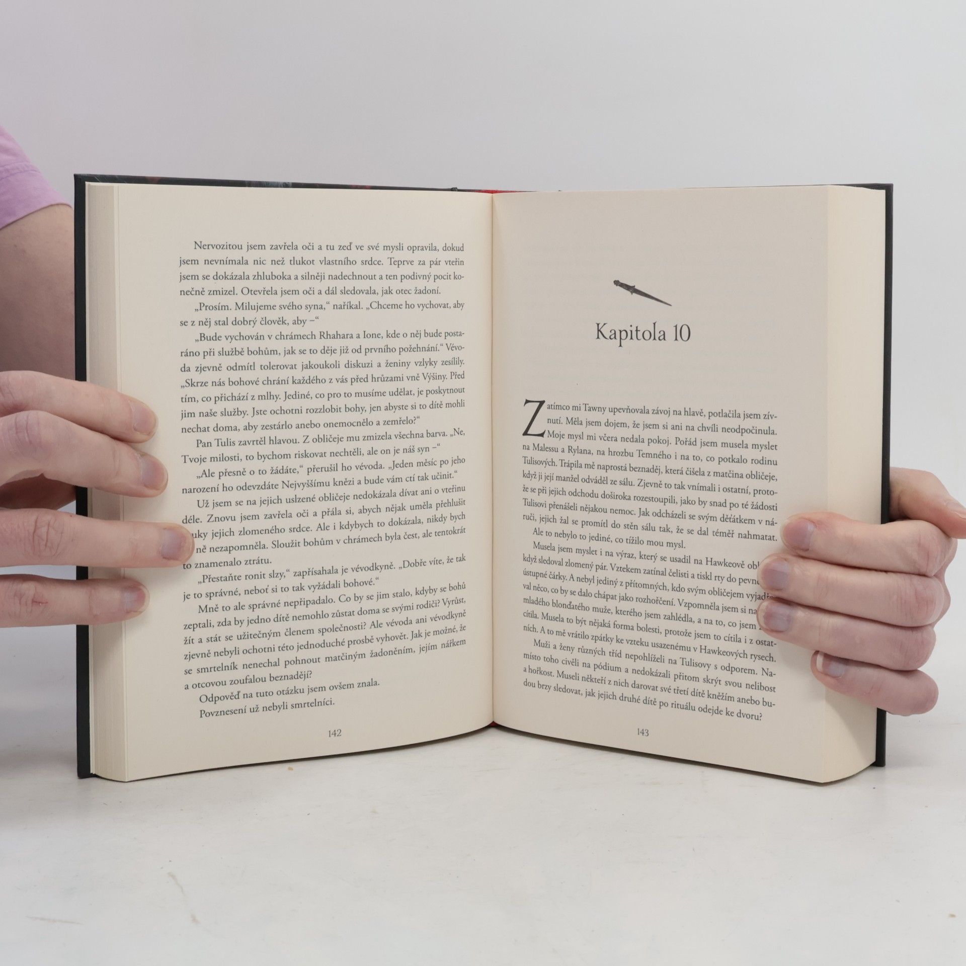 Jennifer Armentrout Z krve a popela
