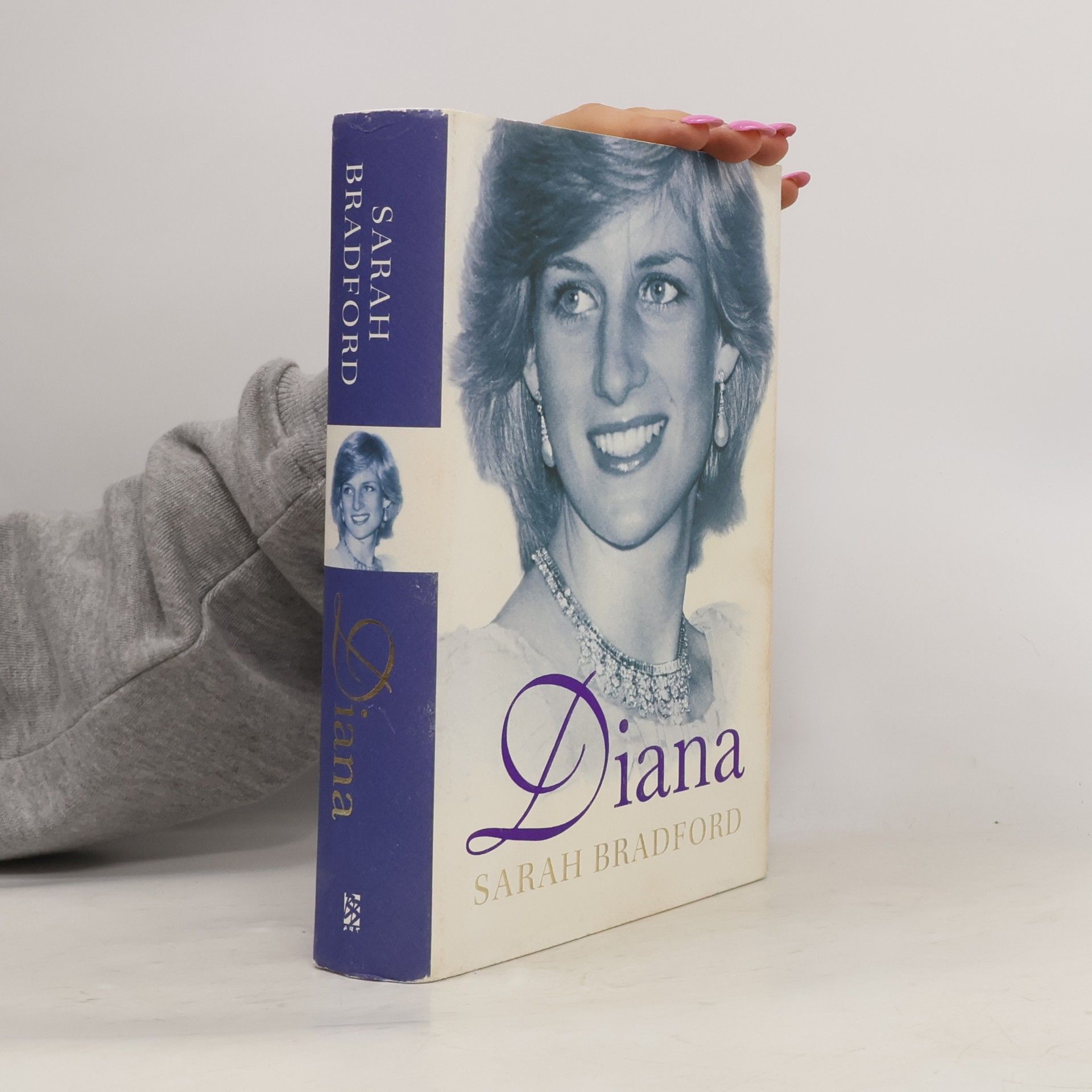 Sarah Bradford Diana