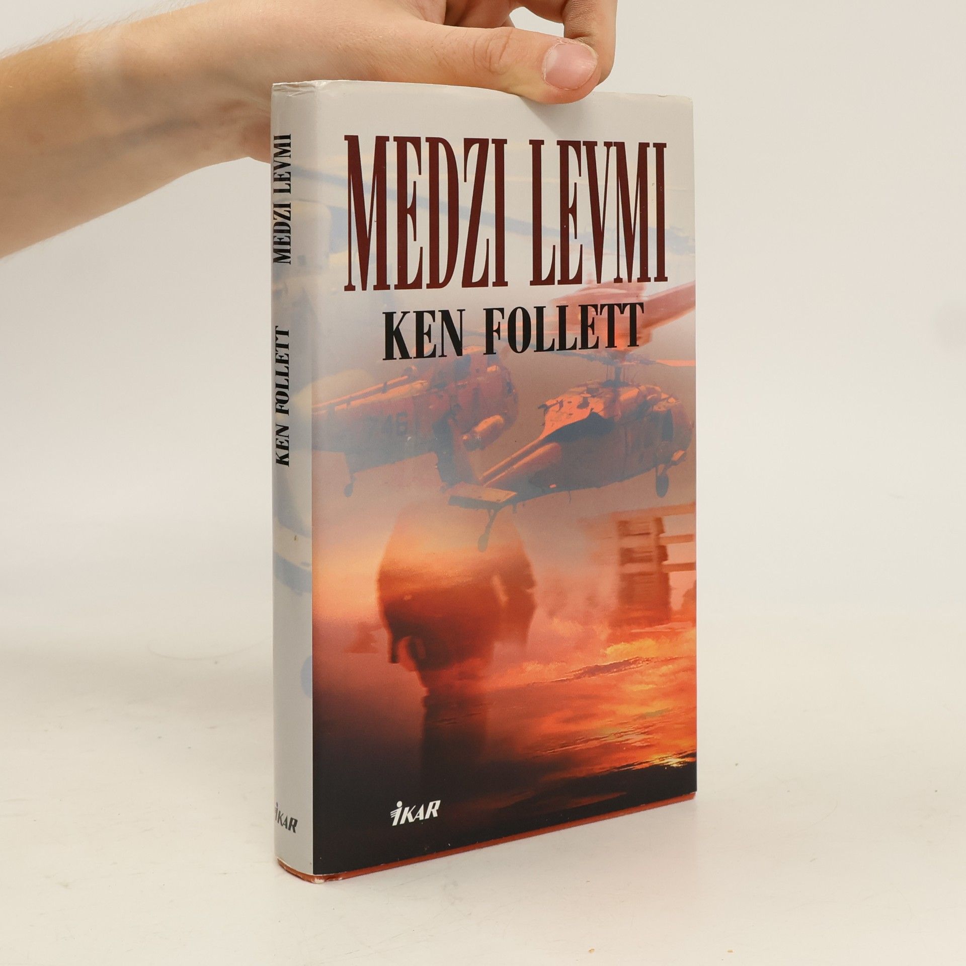 Ken Follett Medzi levmi