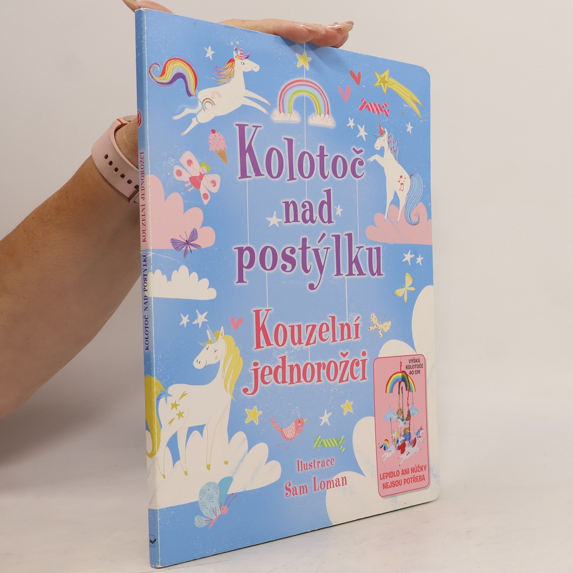 Kolotoč nad postýlku