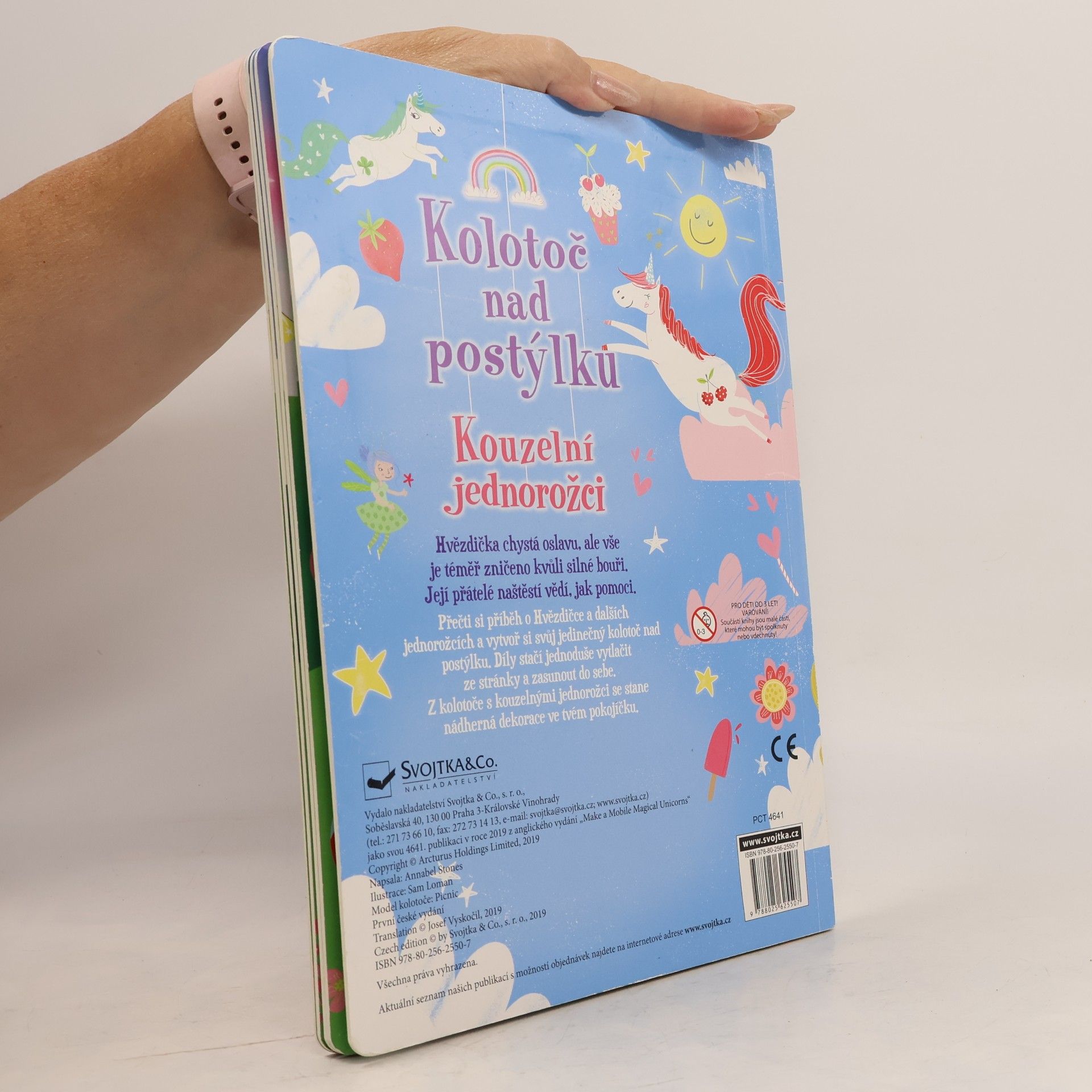 Annabel Stones Kolotoč nad postýlku