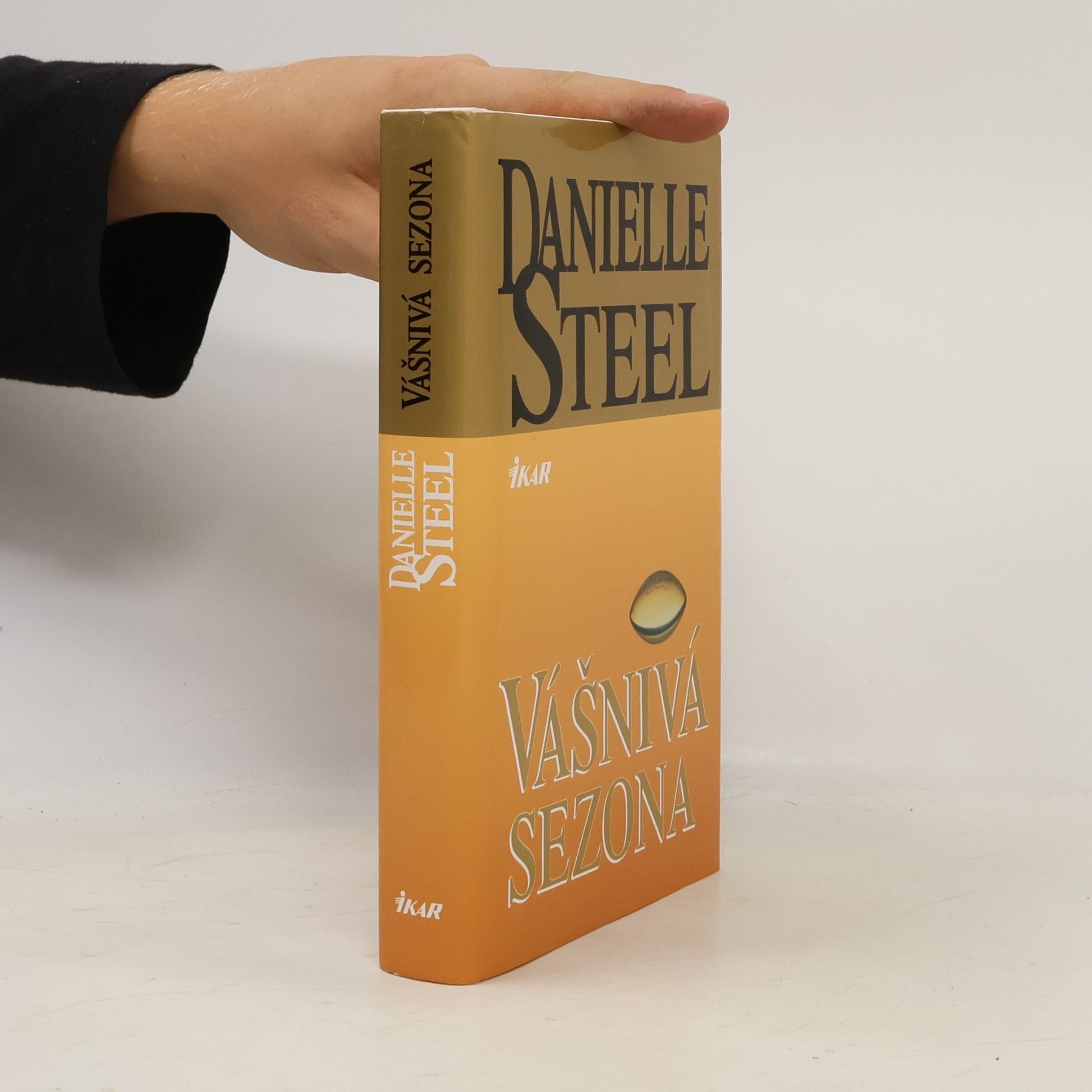 Danielle Steel Vášnivá sezona