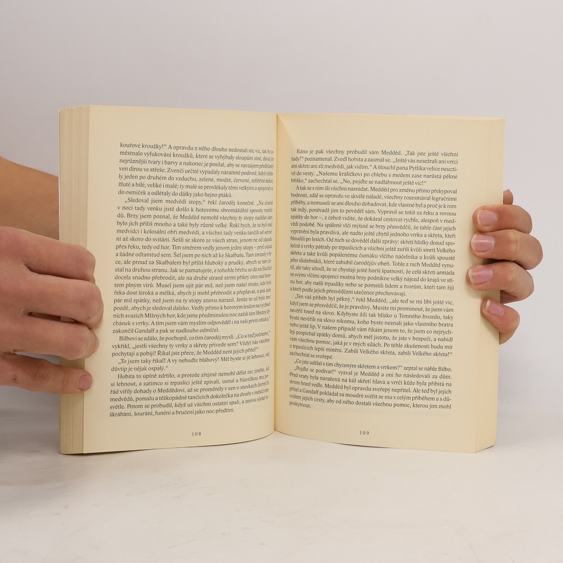 J. R. R. Tolkien Hobit, aneb, Cesta tam a zase zpátky