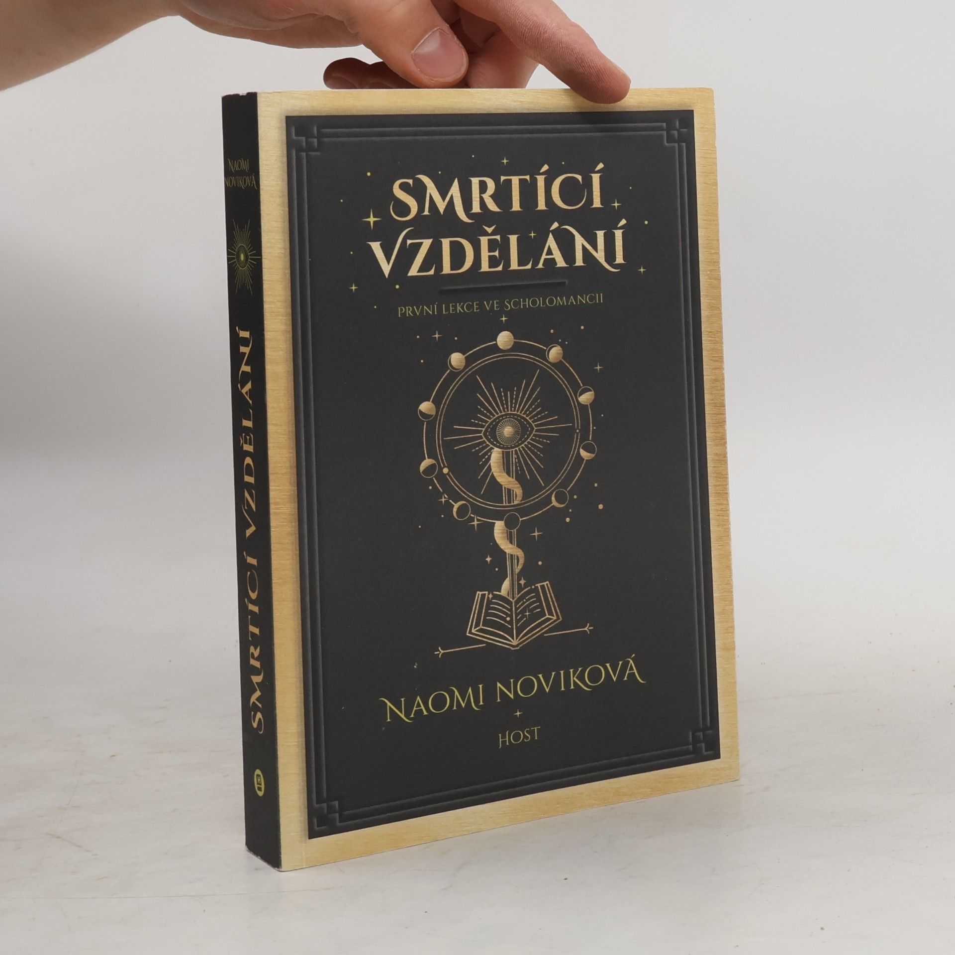 Naomi Novik Smrtící vzdělání. První lekce ve Scholomancii
