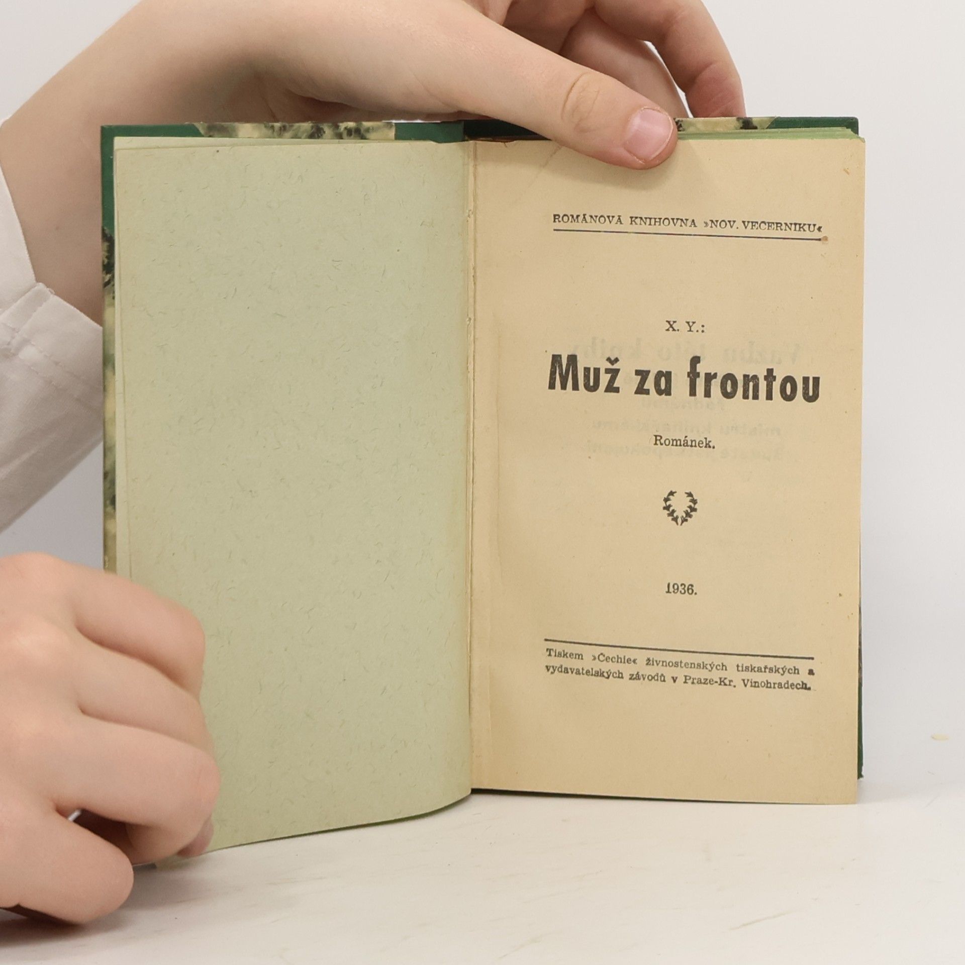 Kolektiv autorů Muž za frontou
