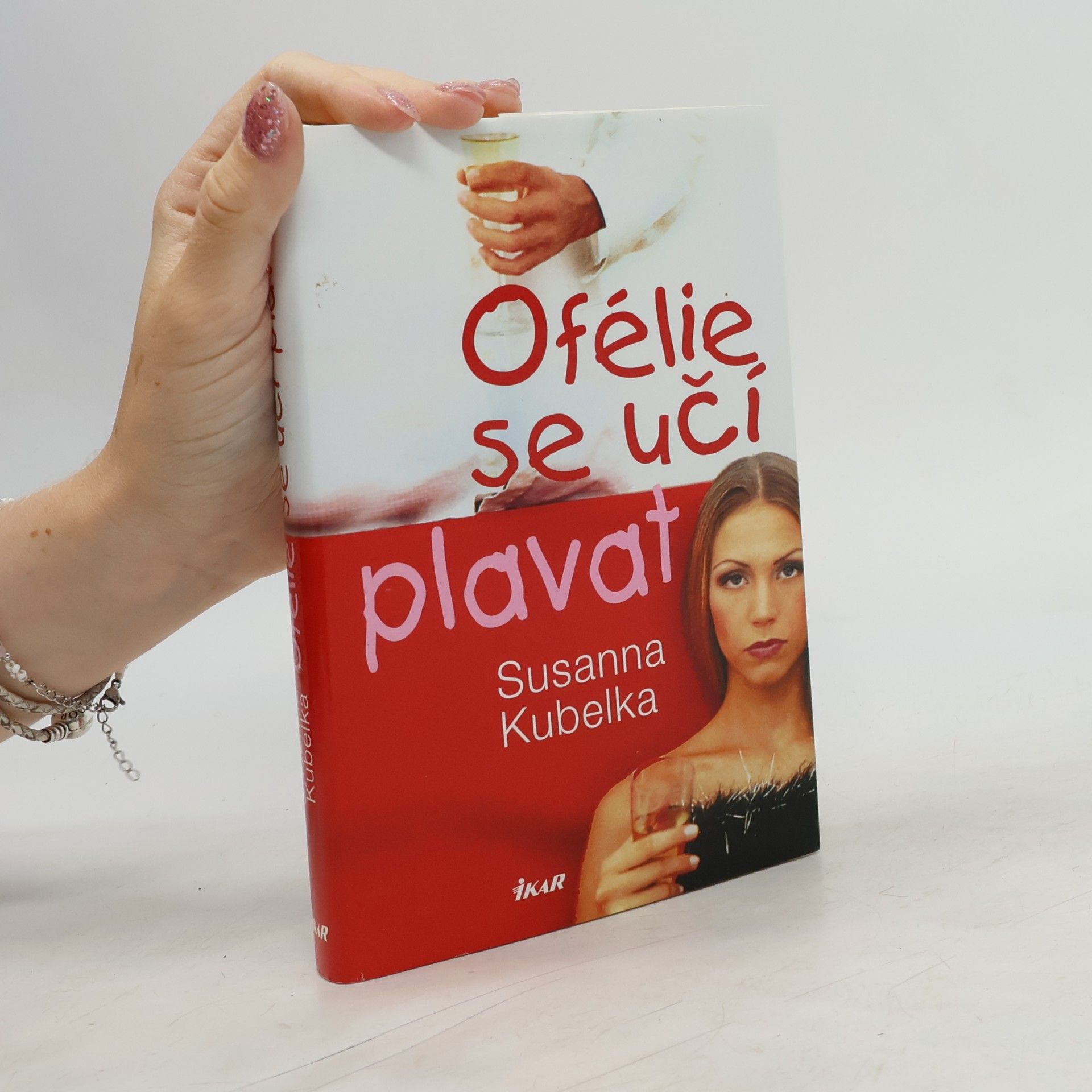 Susanna Kubelka Ofélie se učí plavat