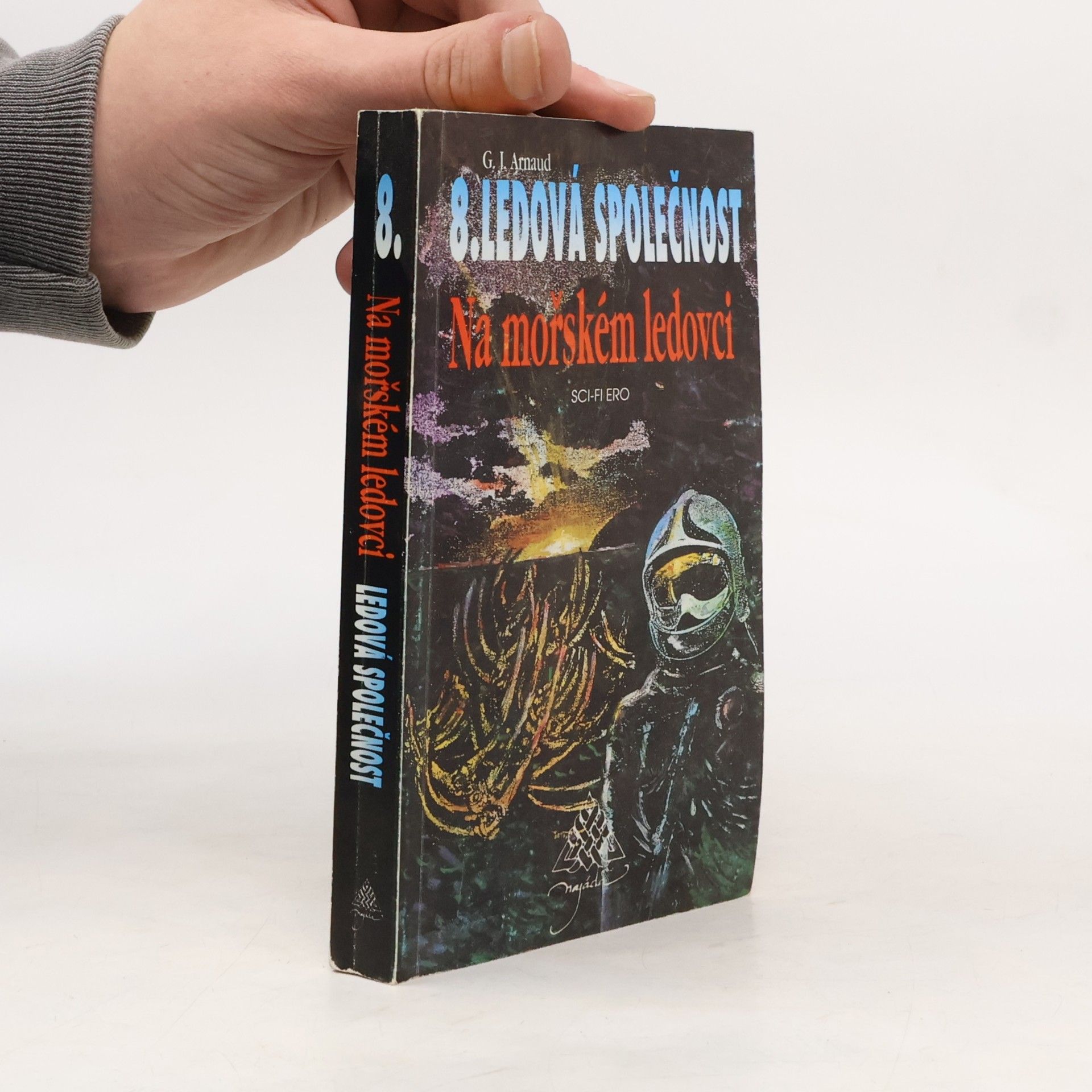 Ledová společnost. 8, Na mořském ledovci