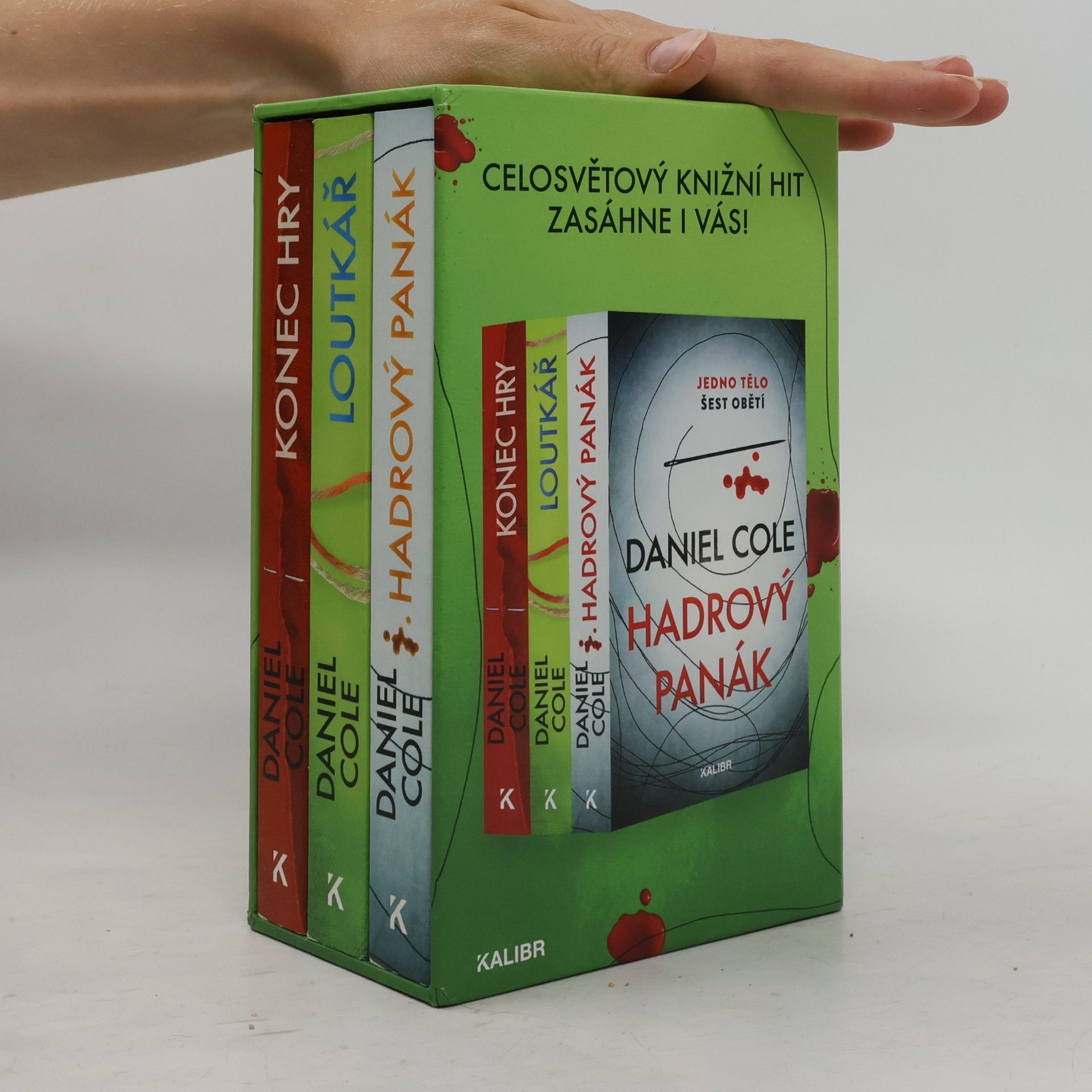 Daniel Cole 3 x Daniel Cole. Hadrový panák. Loutkář. Konec hry.