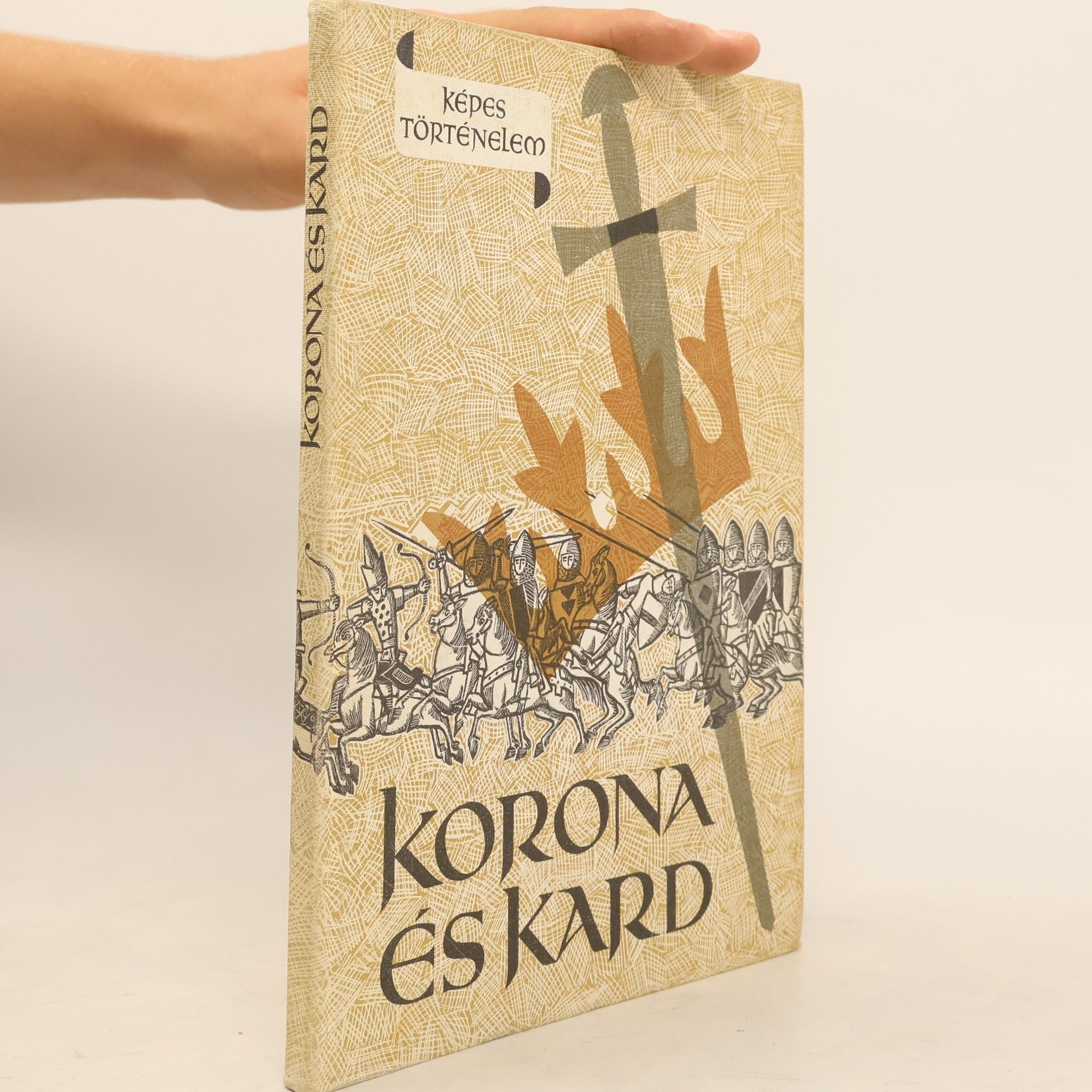 Géza Hegedüs Korona és kard