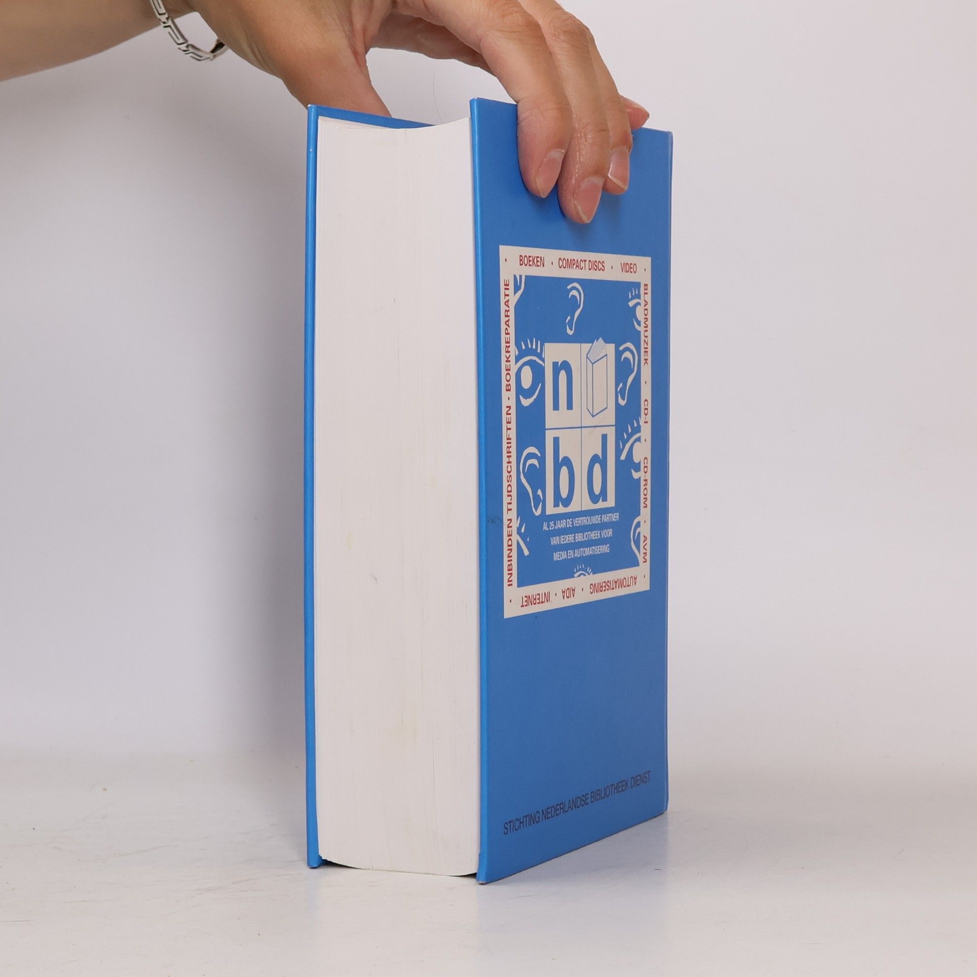 Anneke Neijt Wolters' woordenboeken: De nieuwe spellinggids van de Nederlandse taal