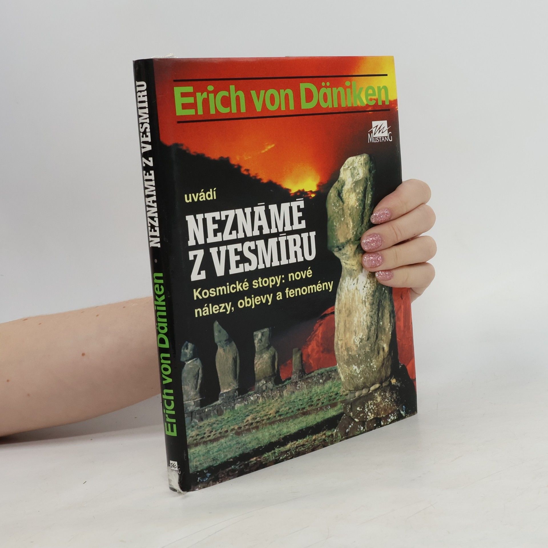 Erich von Däniken Neznámé z vesmíru