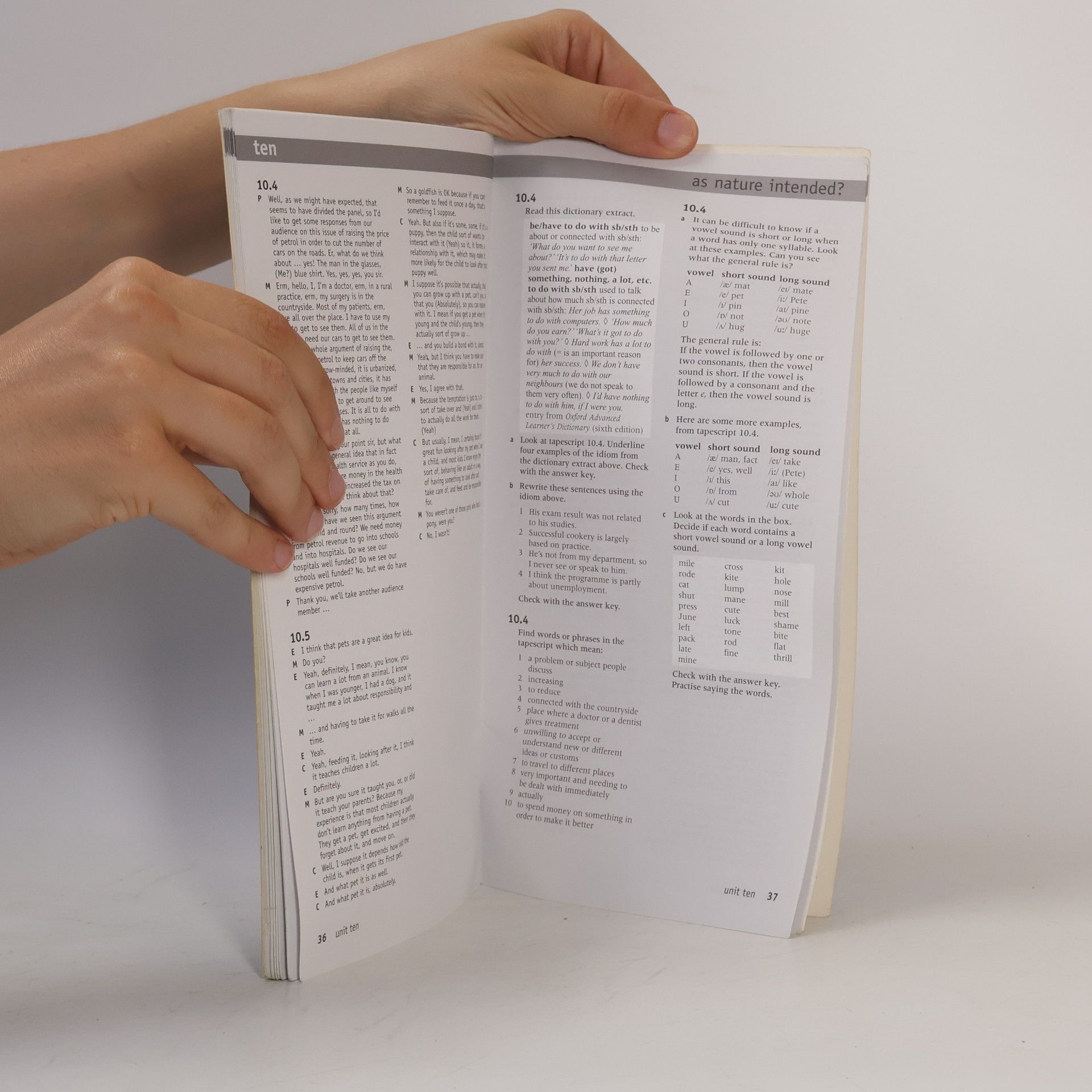 Kolektiv autorů Natural English. Listening booklet