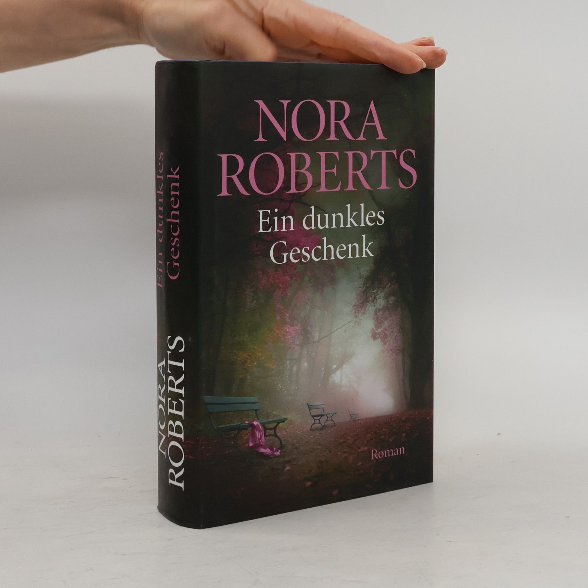 Nora Roberts Ein dunkles Geschenk