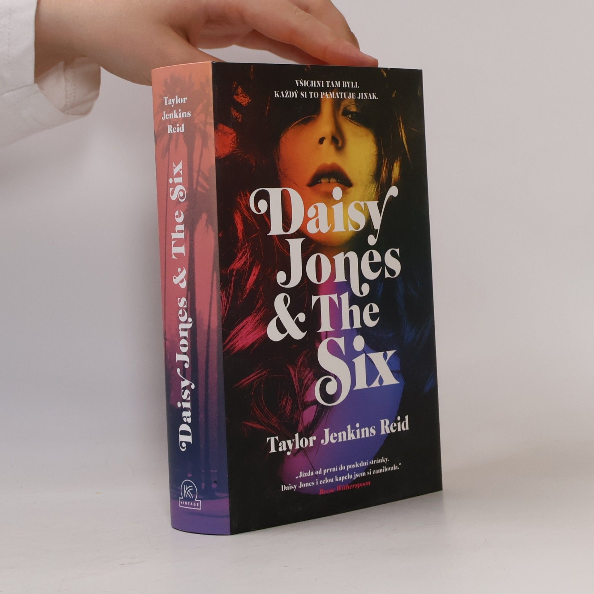 Taylor Jenkins Reid Daisy Jones & The Six
