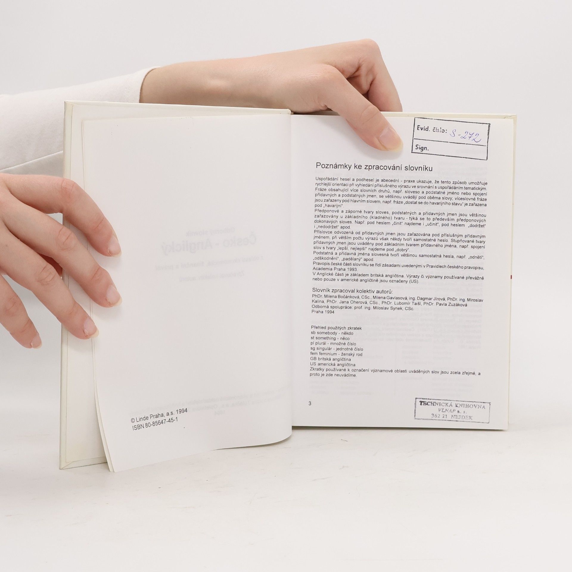 Autorenkollektiv Odborný slovník anglicko-český z oblasti ekonomické, finanční a právní