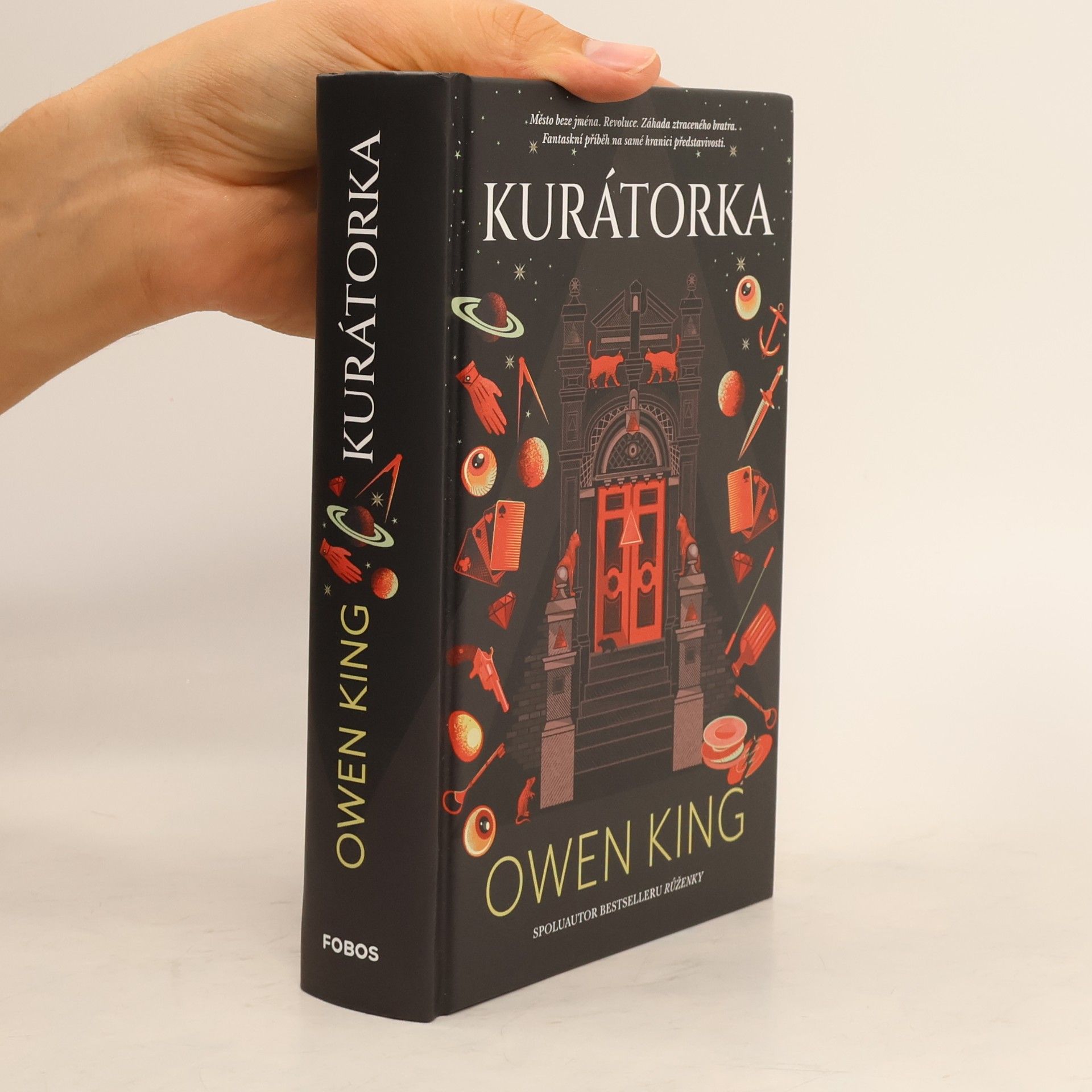 Owen King Kurátorka