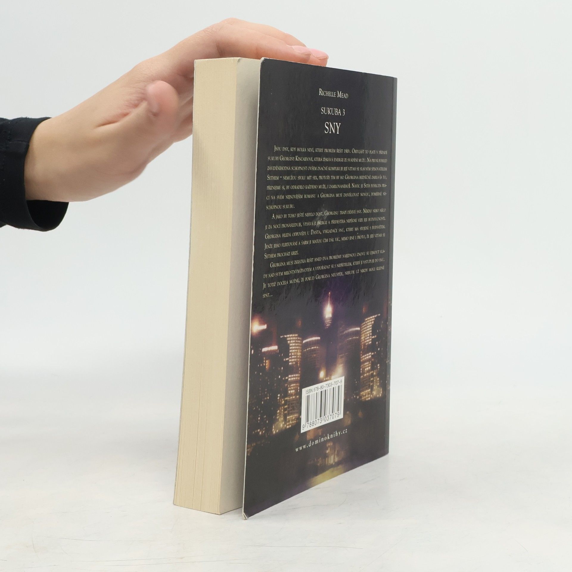Richelle Mead Sny. Sukuba. 3. díl