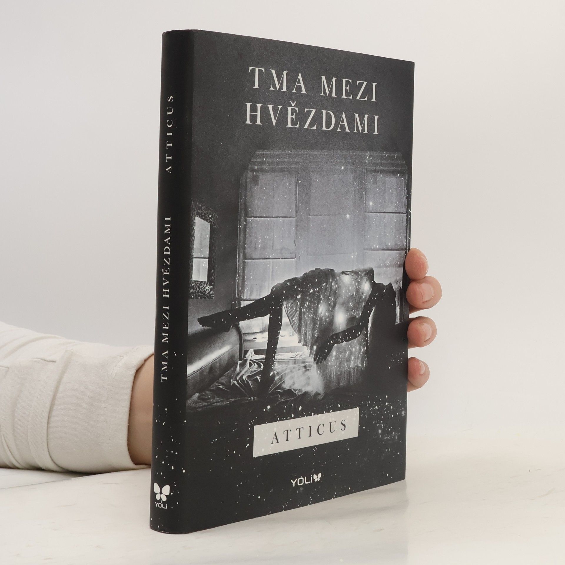 Atticus Tma mezi hvězdami