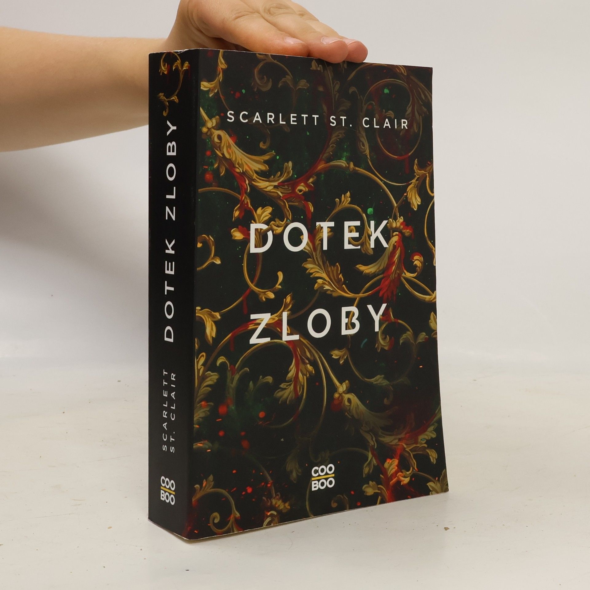 Scarlett St. Clair Dotek zloby