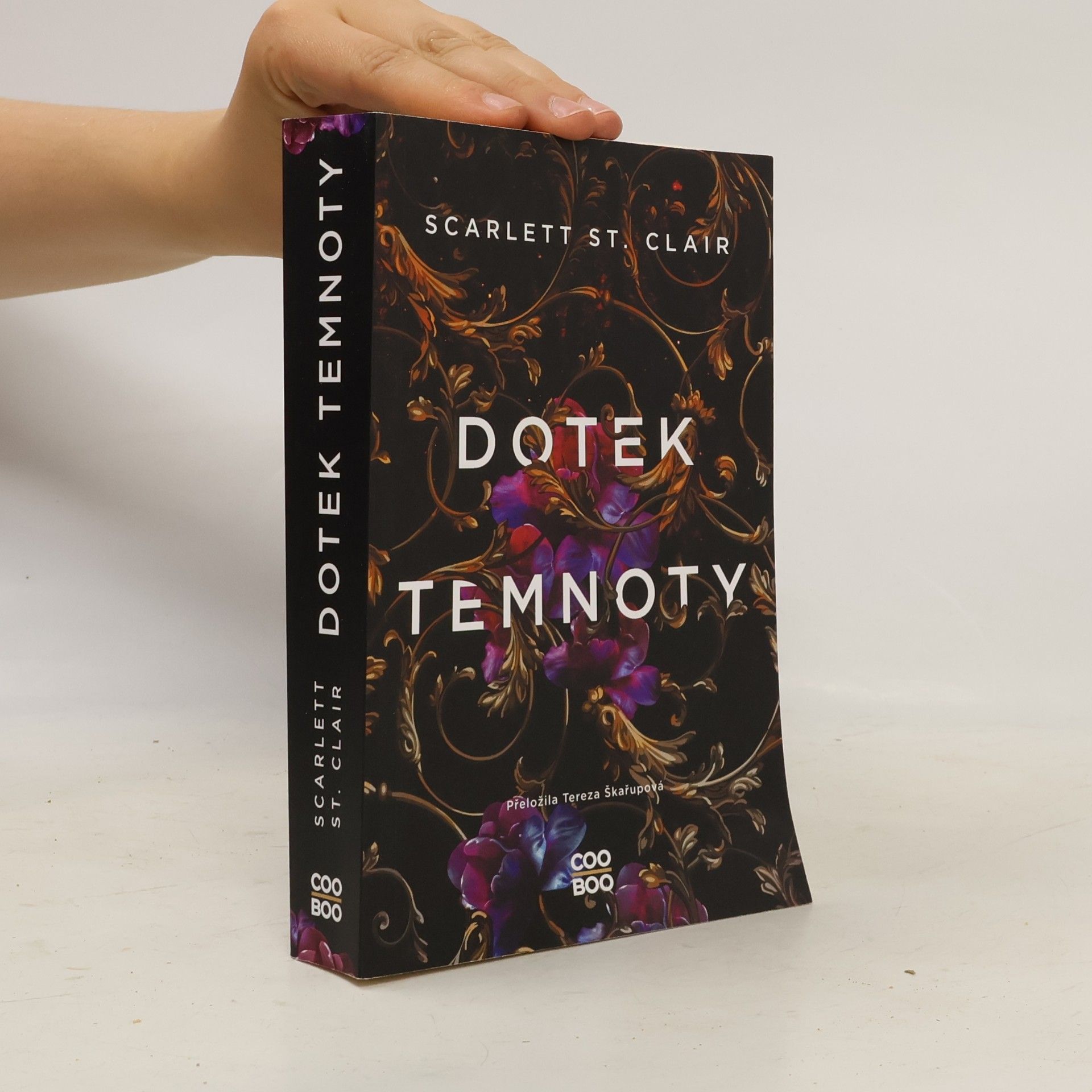 Scarlett St. Clair Dotek temnoty