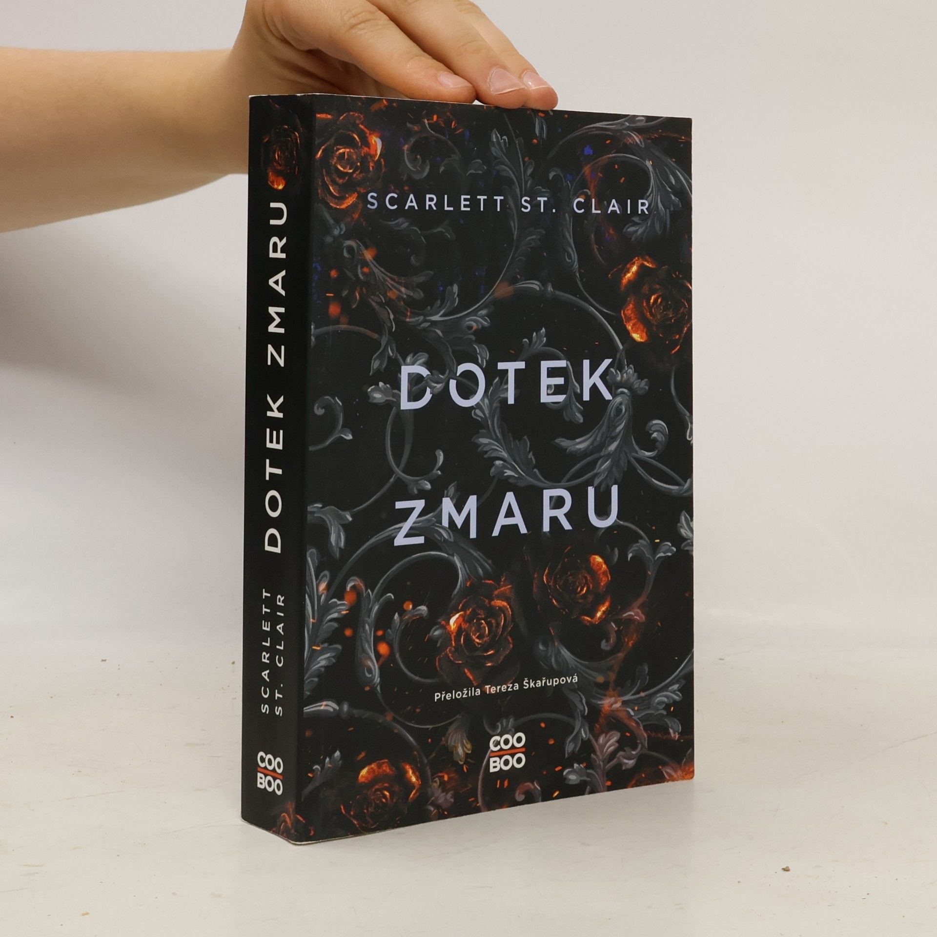 Scarlett St. Clair Dotek zmaru