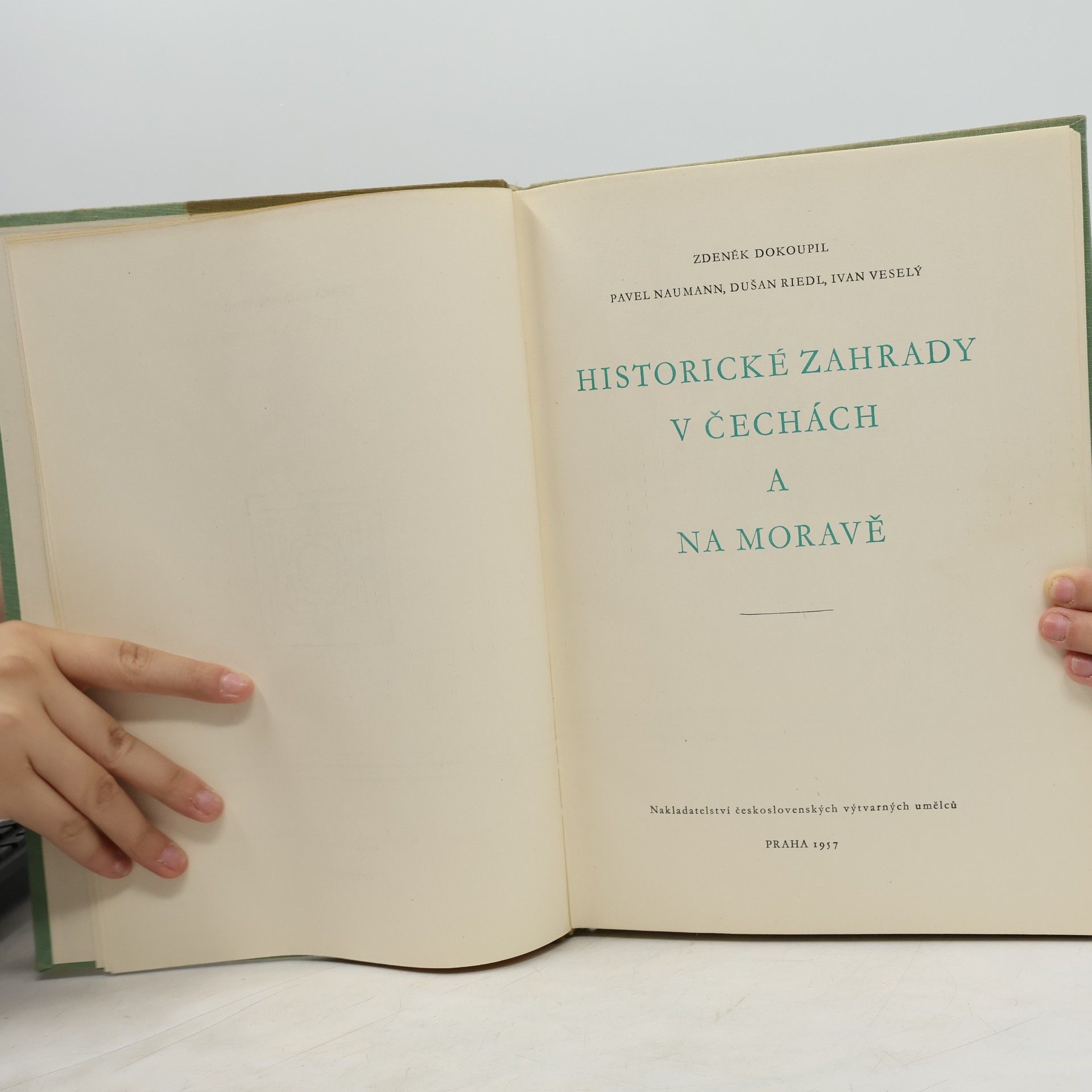 Zdeněk Dokoupil Historické zahrady v Čechách a na Moravě