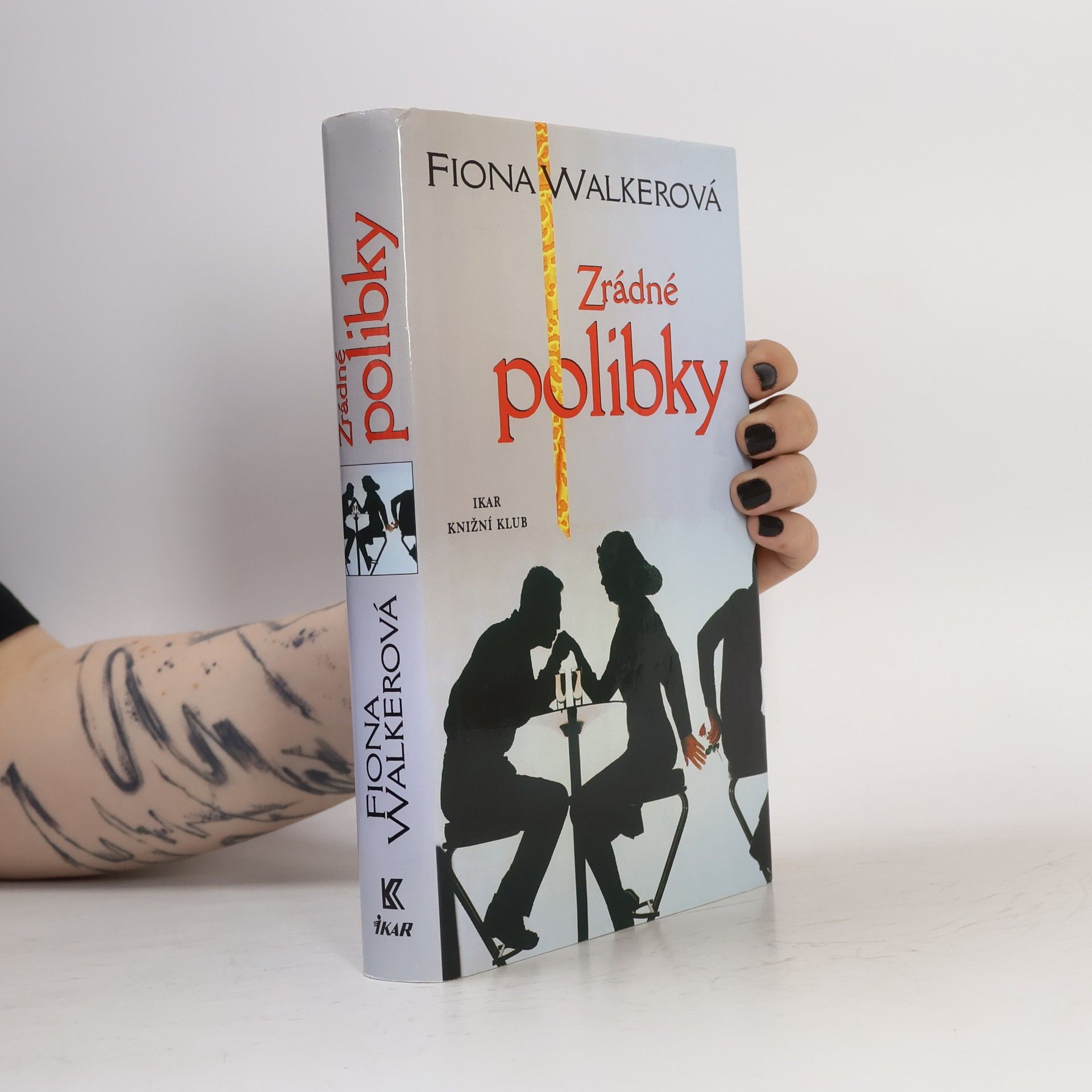 Fiona Walker Zrádné polibky