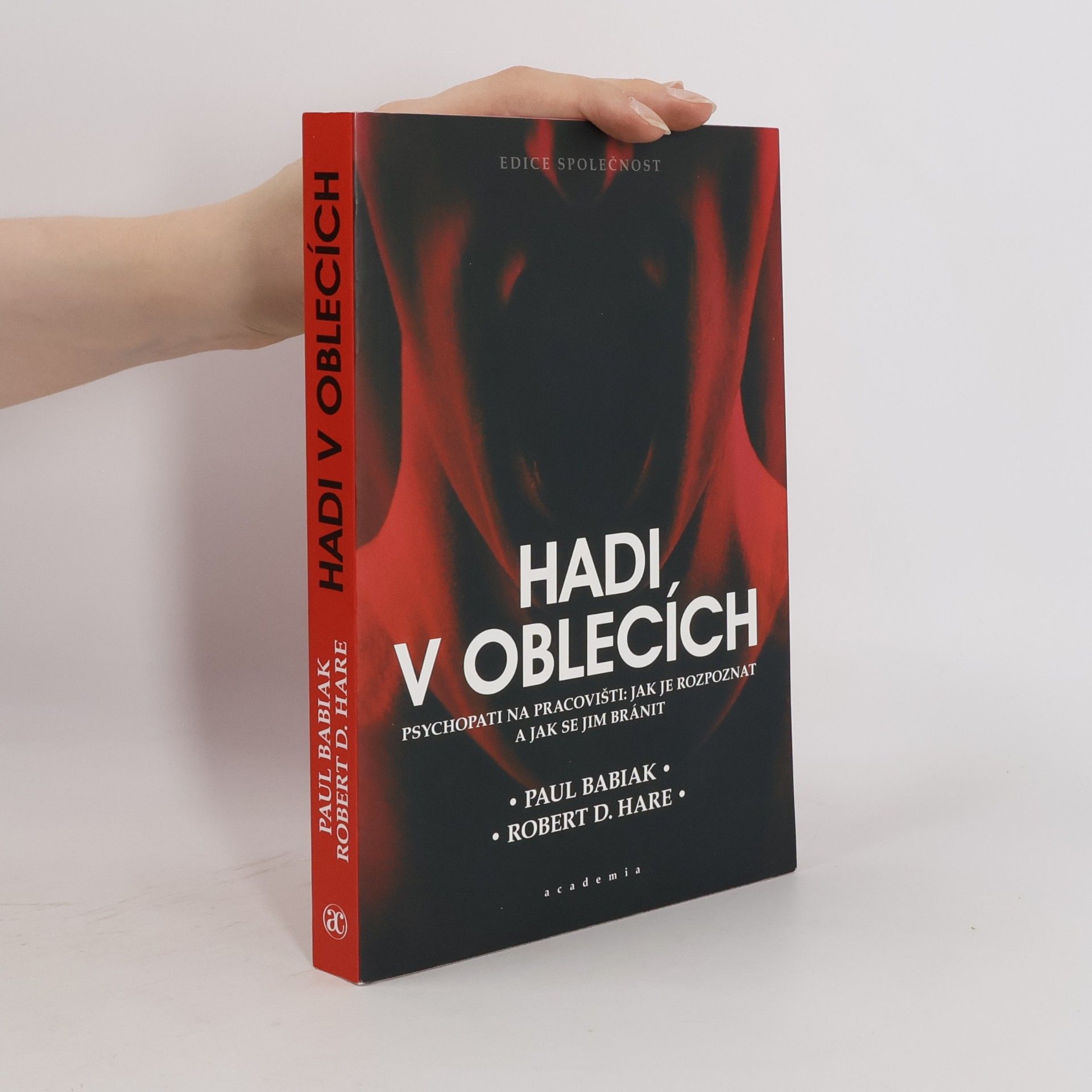 Paul Babiak Hadi v oblecích