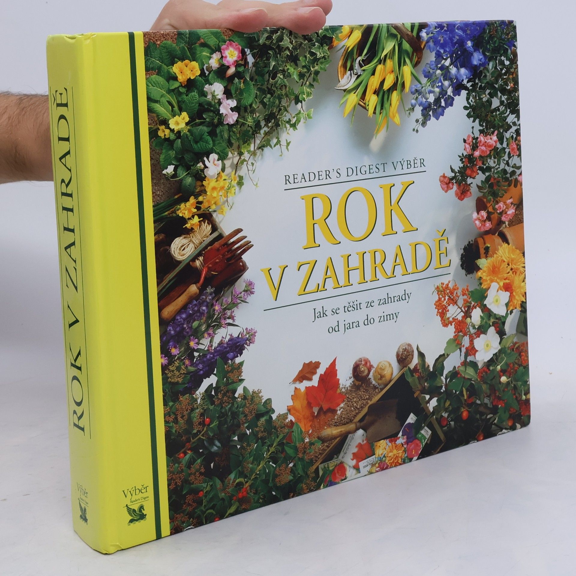 Autorenkollektiv Rok v zahradě. Jak se těšit ze zahrady od jara do zimy