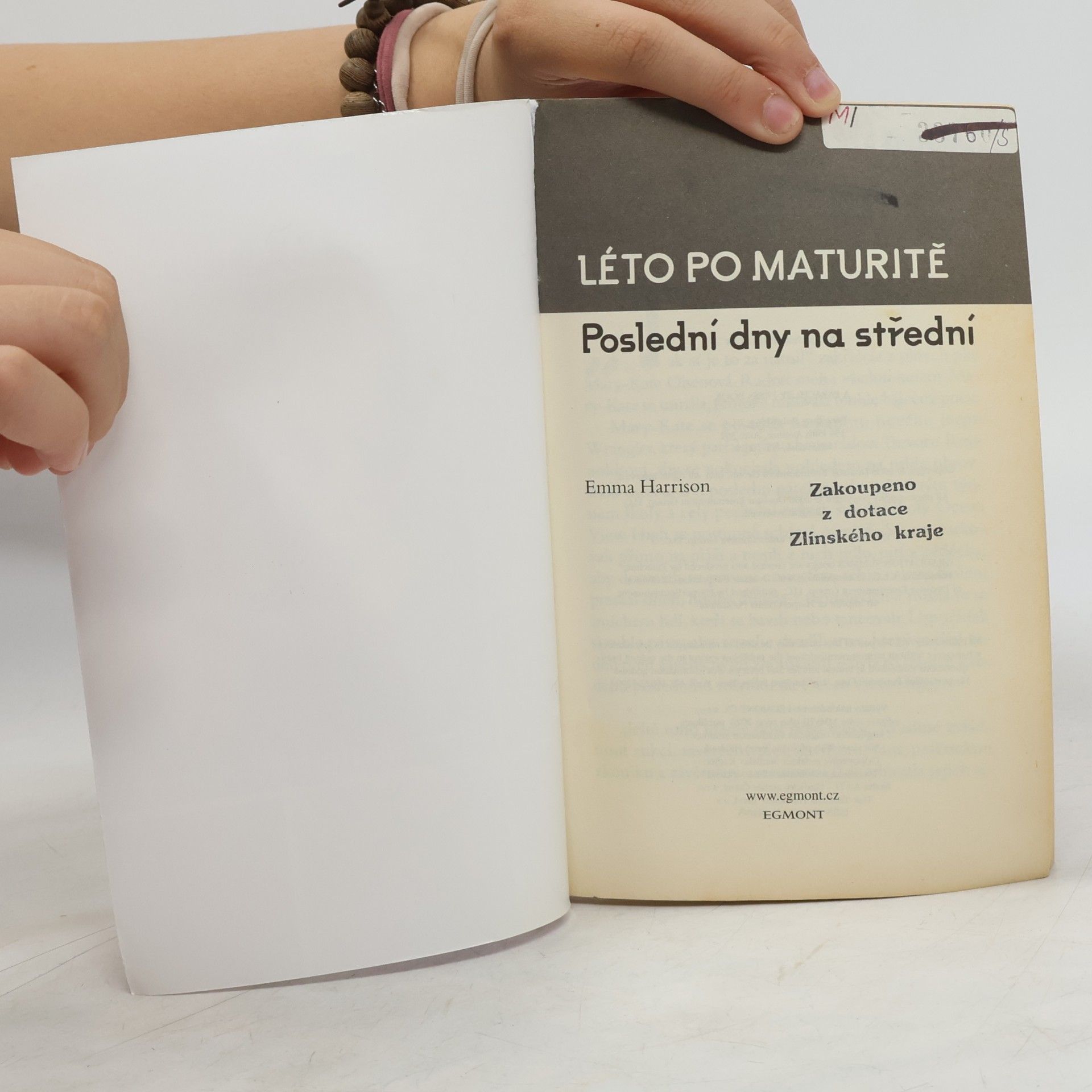 Mary Kate Olsen Léto po maturitě - Poslední dny na střední
