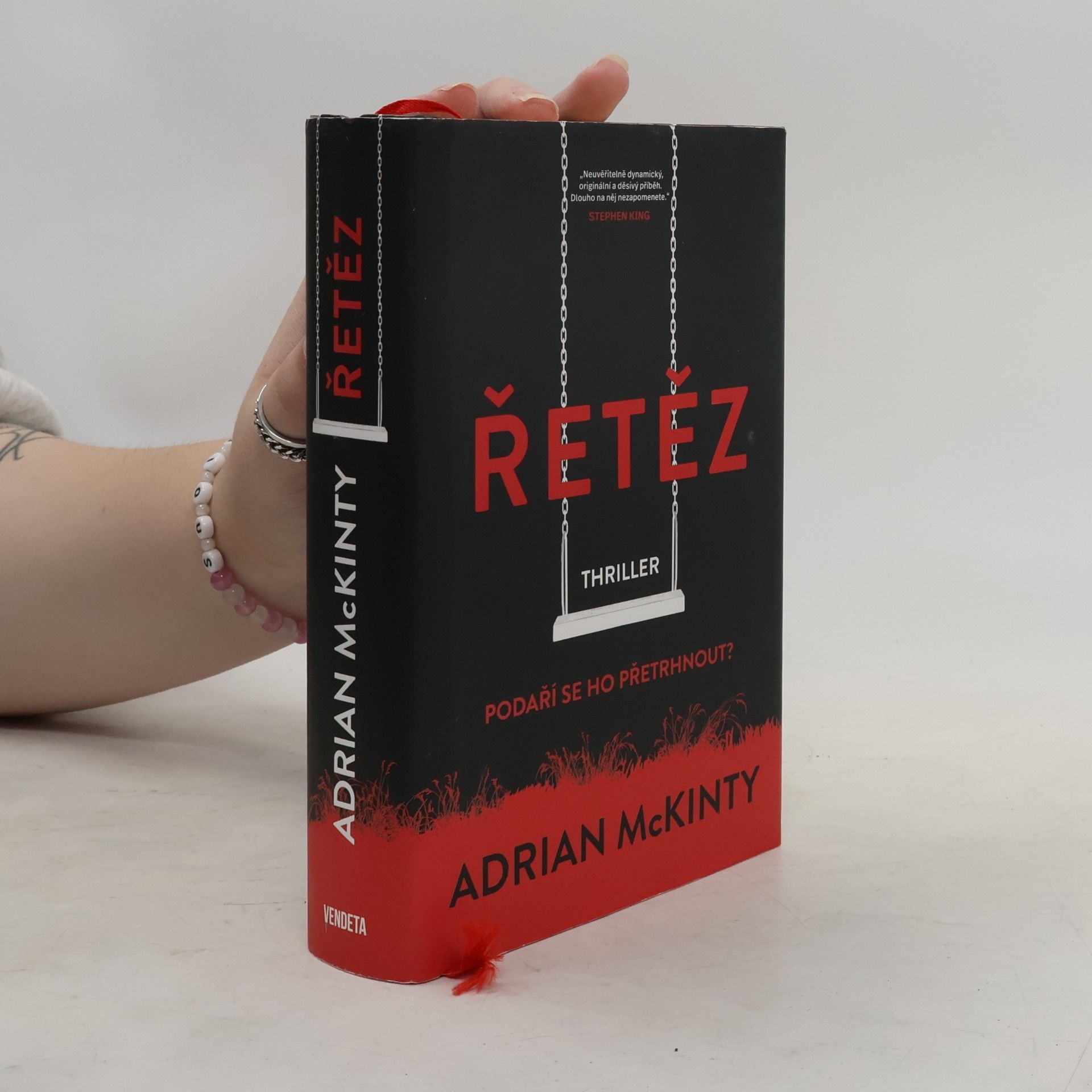Adrian McKinty Řetěz