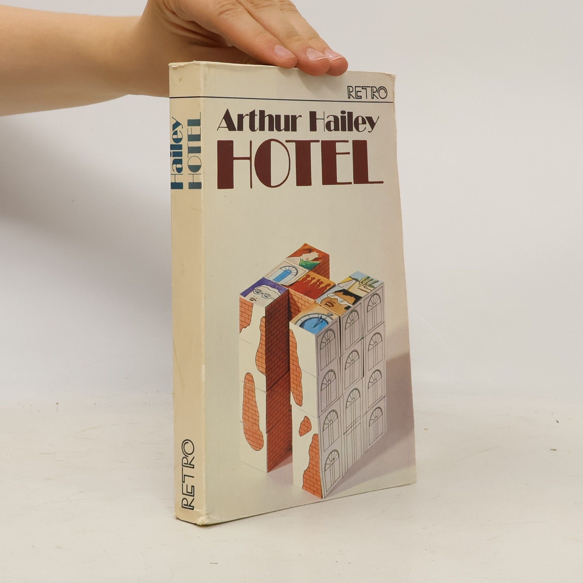 Arthur Hailey Hotel